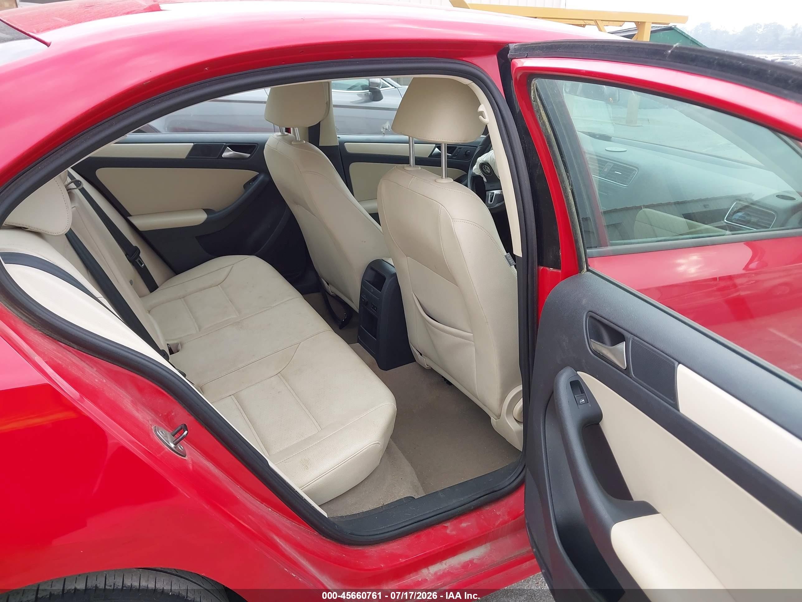2012 Volkswagen Jetta 2.5l Se Красный vin: 3VWDX7AJ2CM307956
