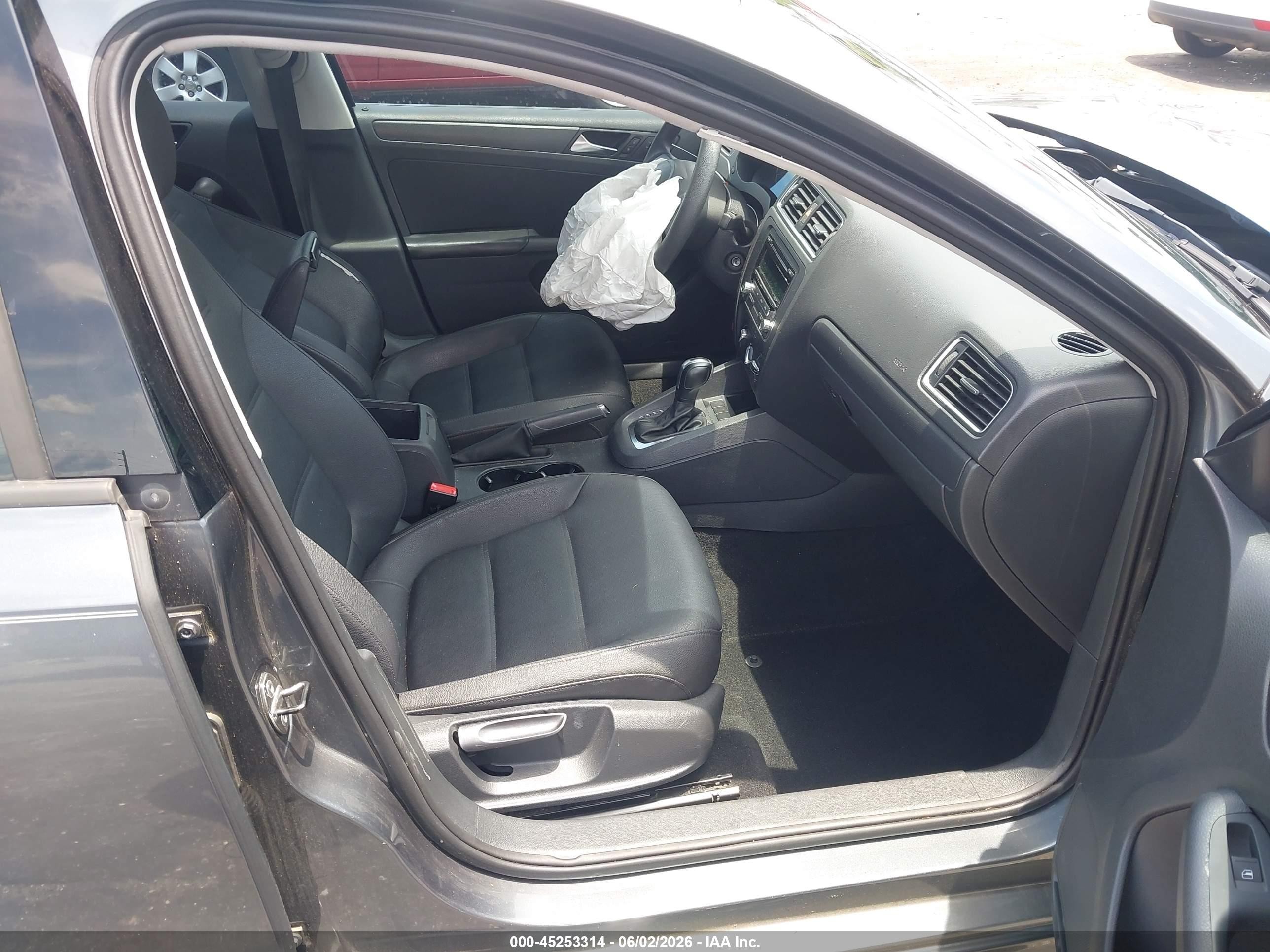 2012 Volkswagen Jetta 2.5l Se Серый vin: 3VWDX7AJ2CM327902