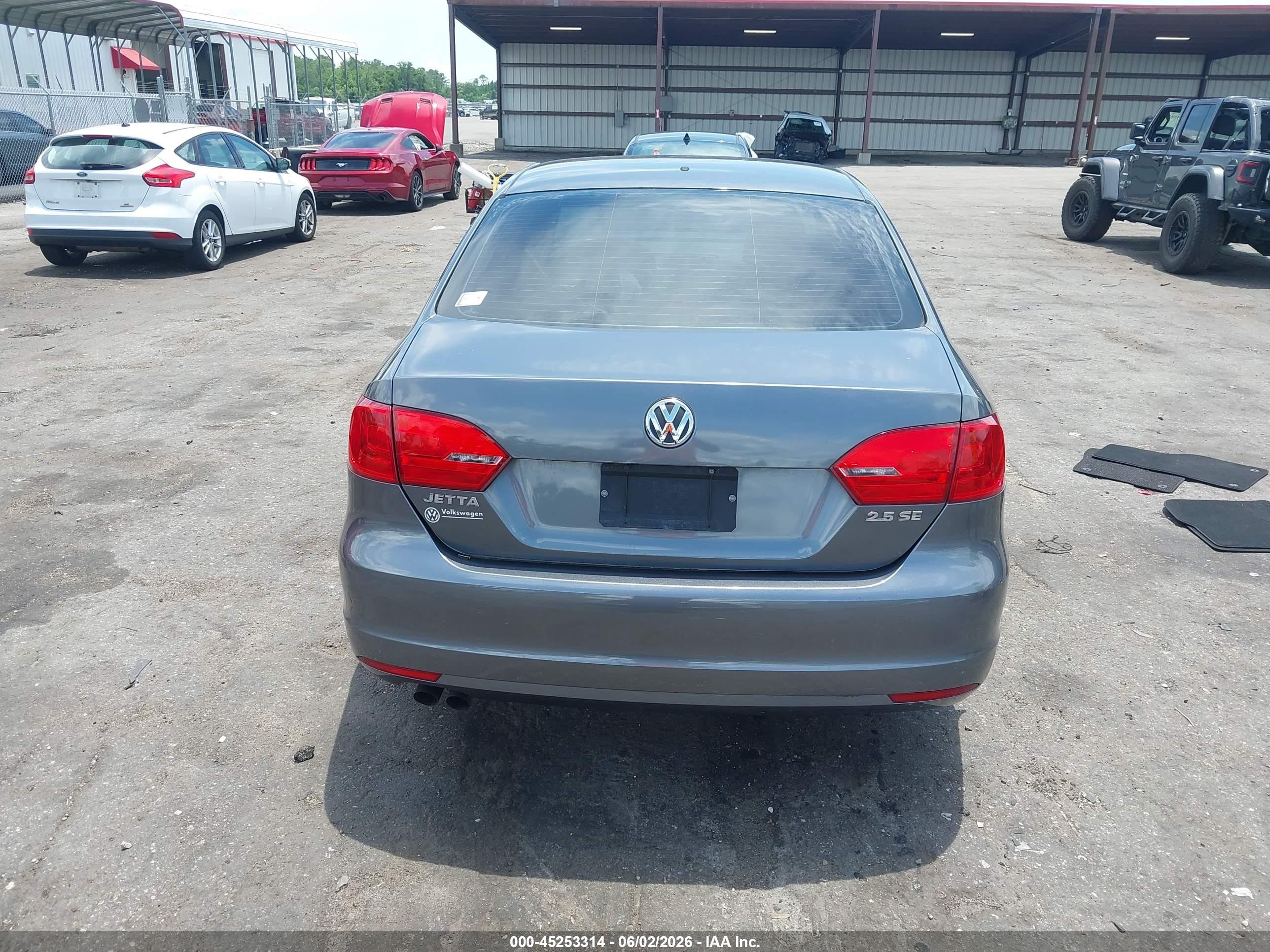 2012 Volkswagen Jetta 2.5l Se Серый vin: 3VWDX7AJ2CM327902