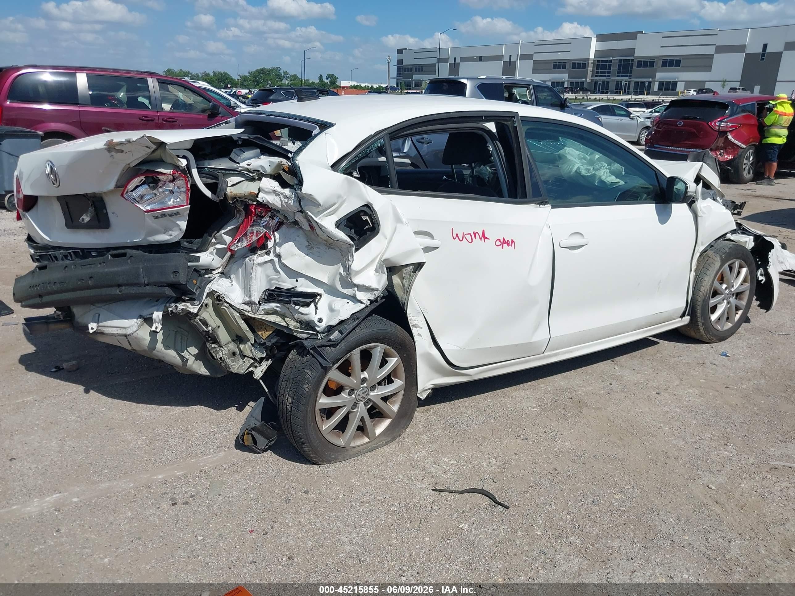 2012 Volkswagen Jetta 2.5l Se White vin: 3VWDX7AJ2CM359667