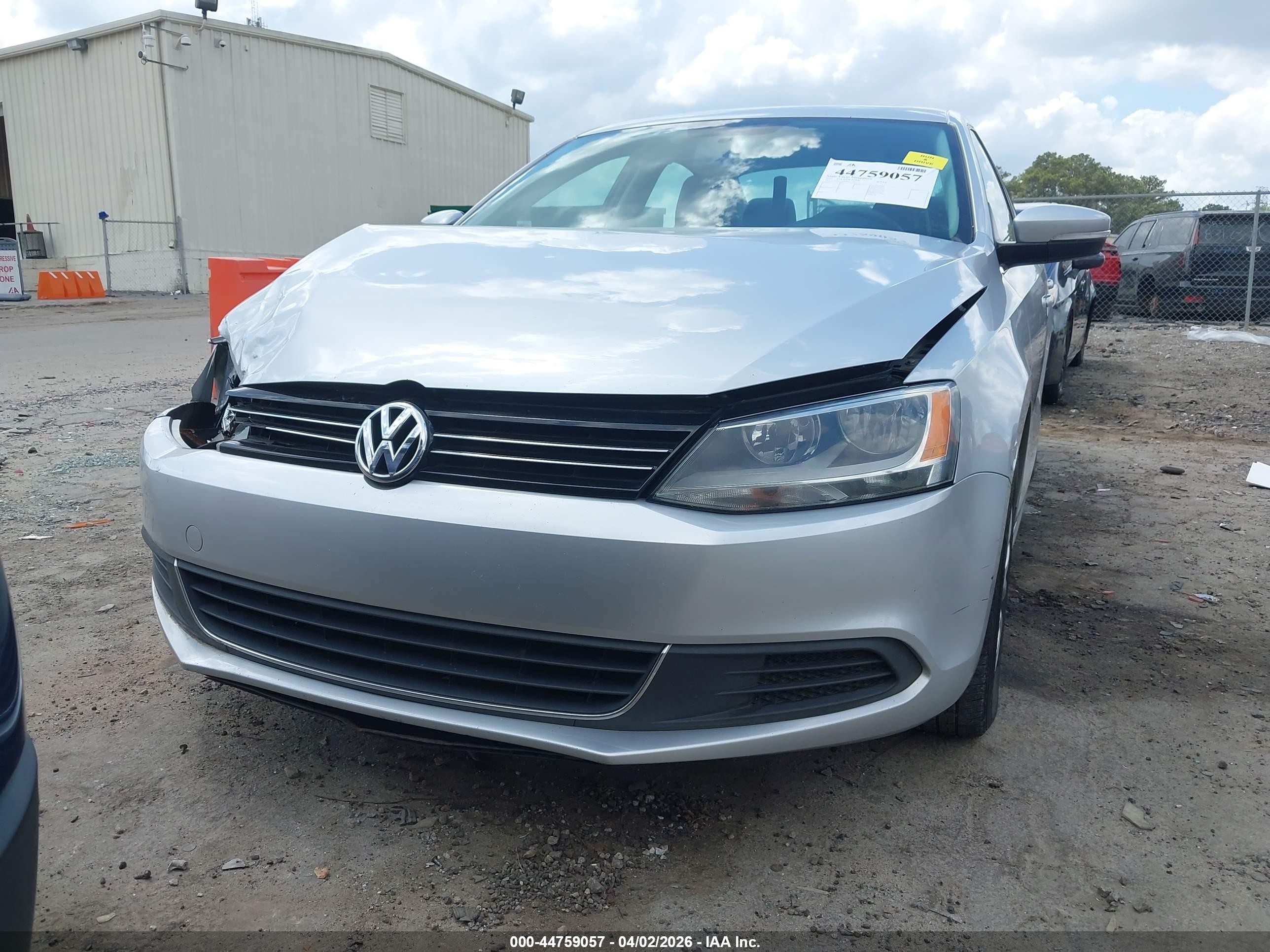 2013 Volkswagen Jetta Se Серебряный vin: 3VWDX7AJ2DM257397