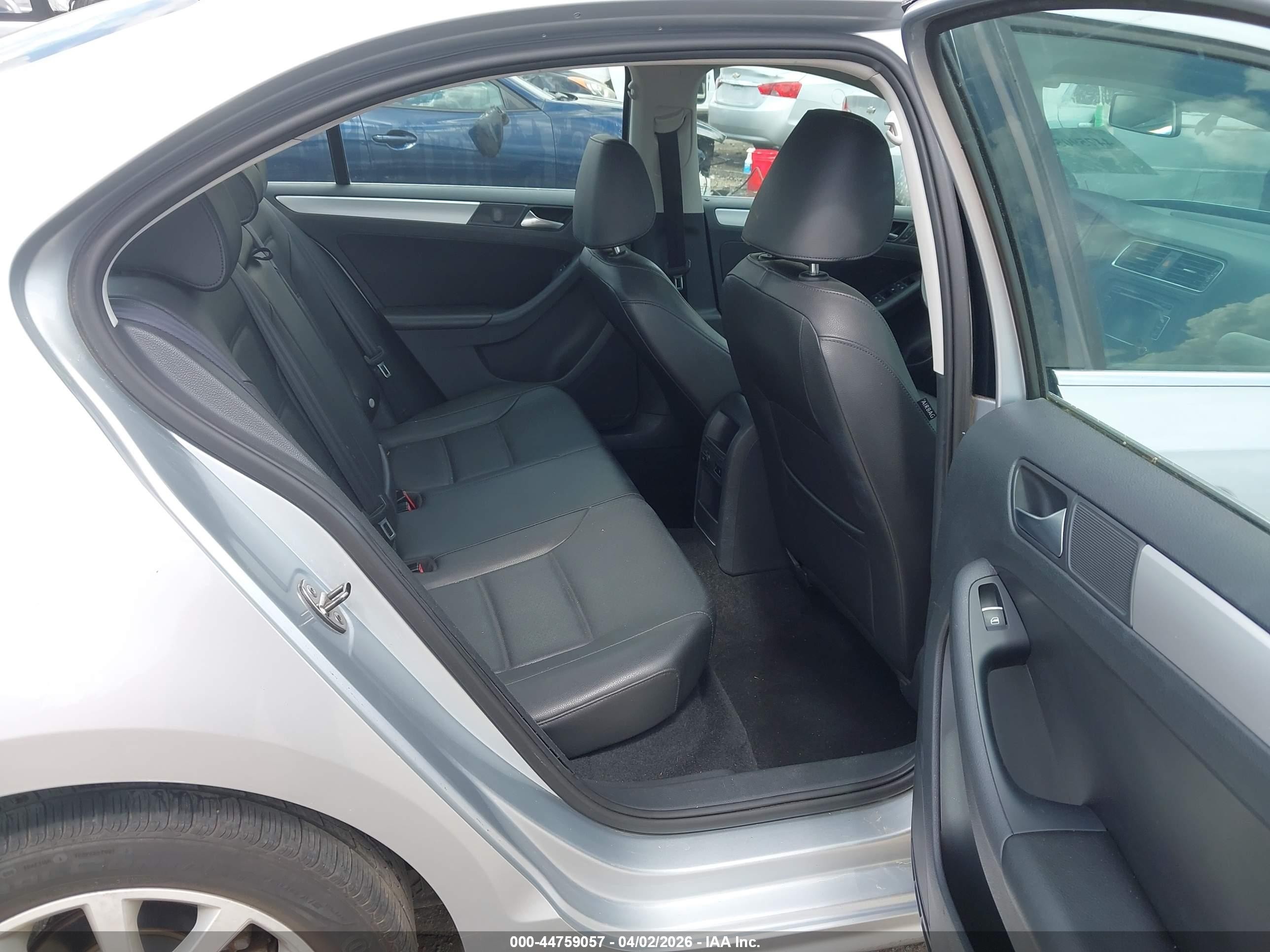 2013 Volkswagen Jetta Se Серебряный vin: 3VWDX7AJ2DM257397
