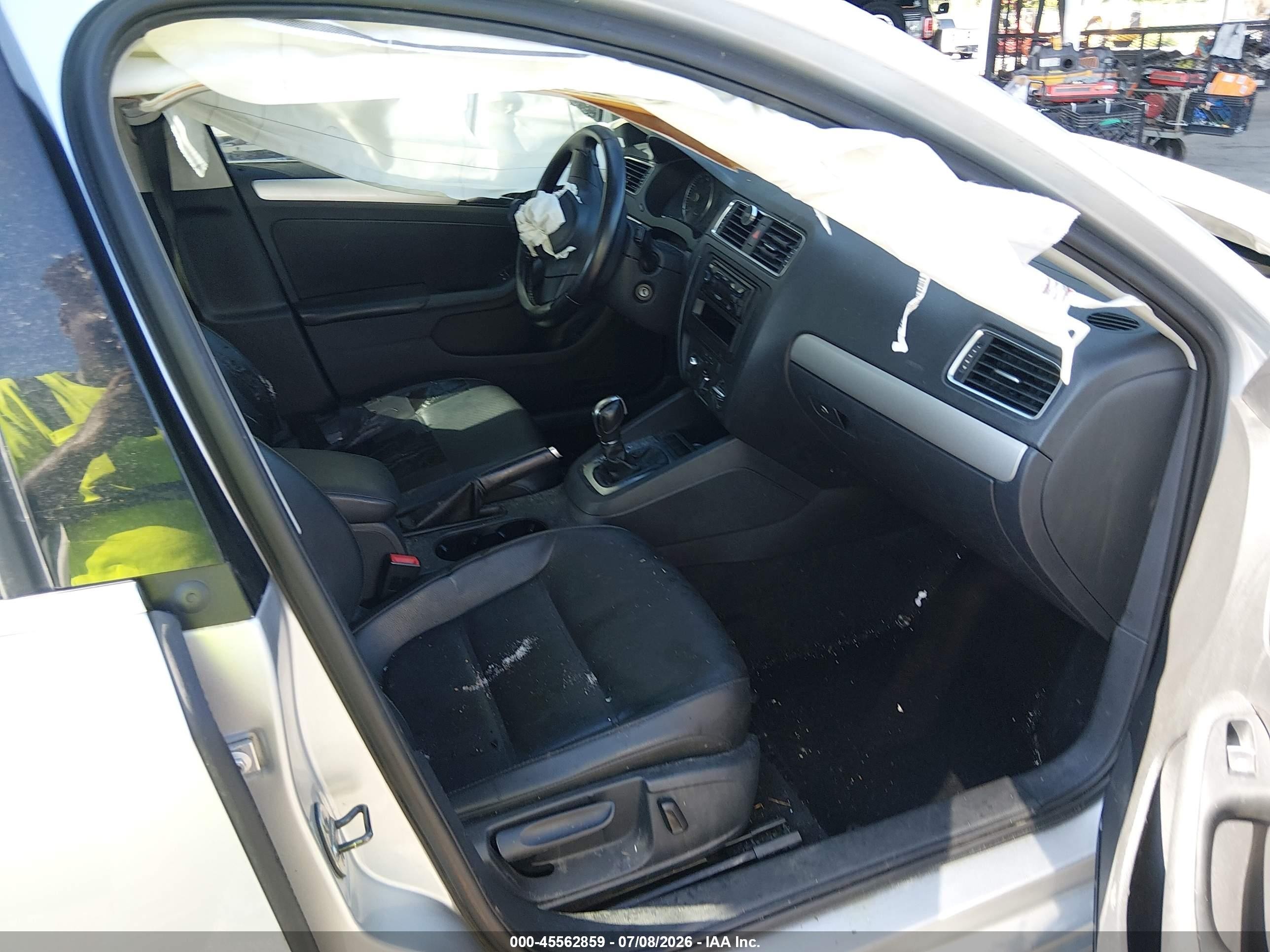 2013 Volkswagen Jetta 2.5l Se Silver vin: 3VWDX7AJ2DM285295