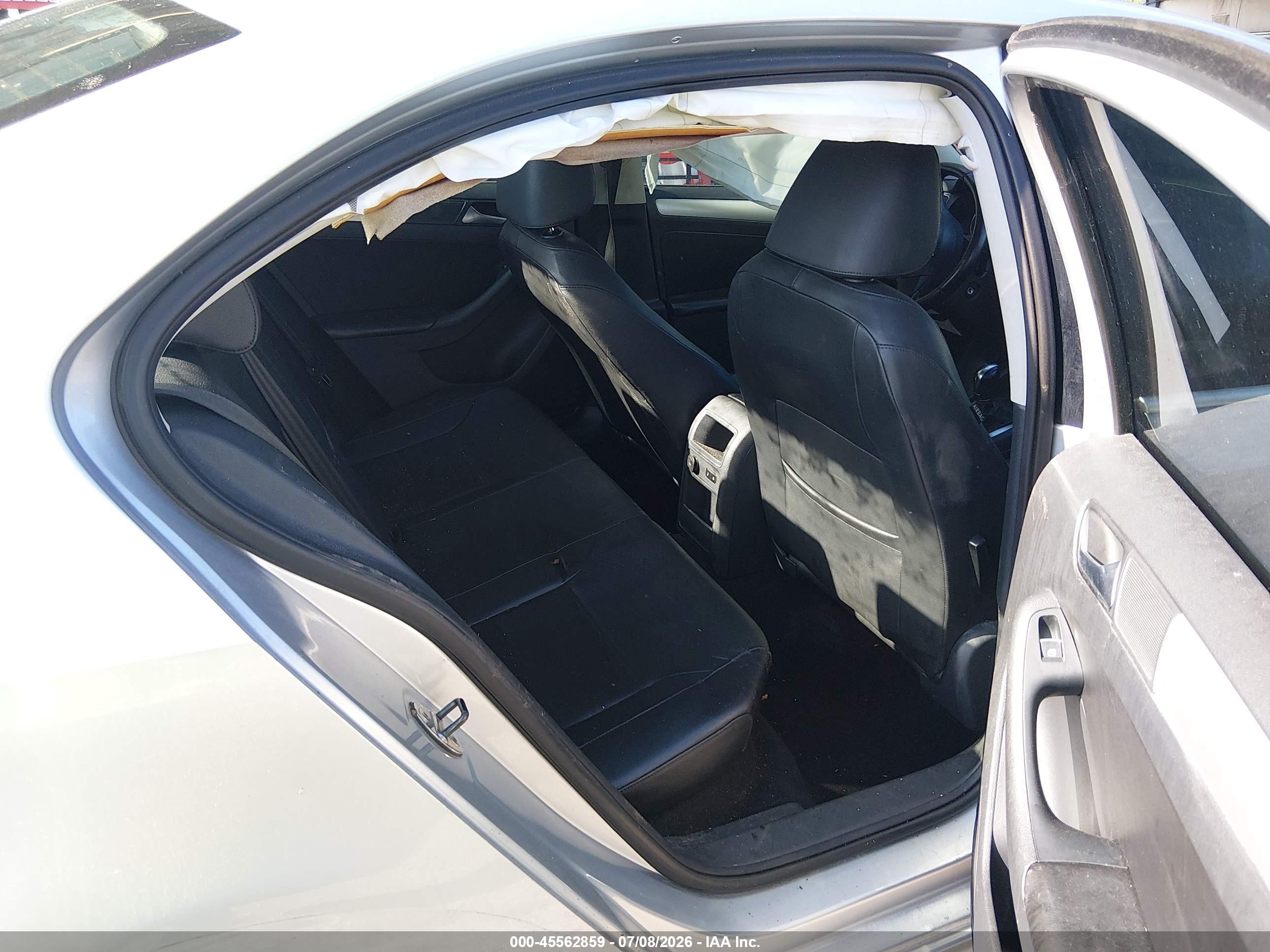 2013 Volkswagen Jetta 2.5l Se Silver vin: 3VWDX7AJ2DM285295