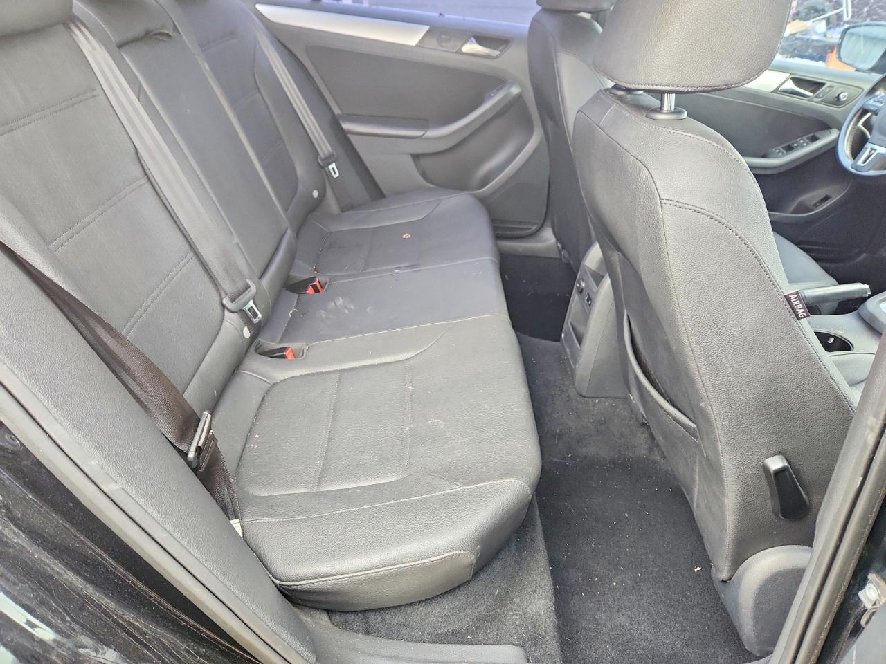 2013 Volkswagen Jetta Se Black vin: 3VWDX7AJ2DM350467