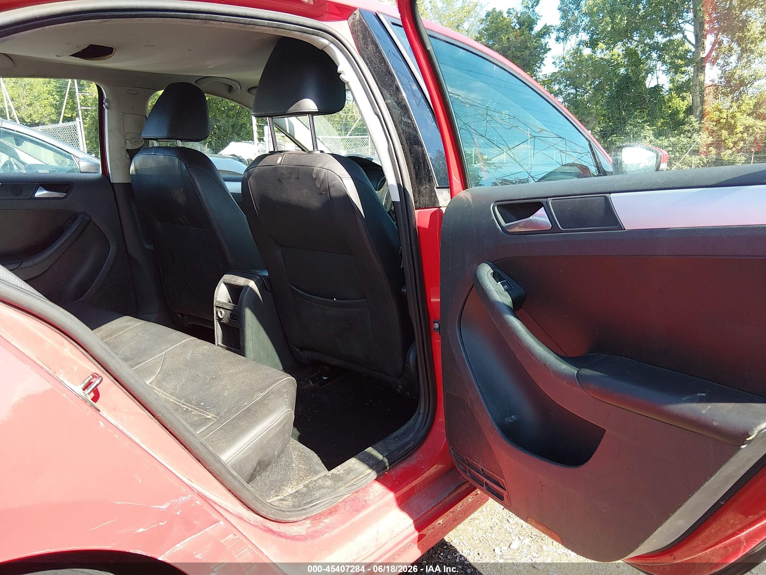 2013 Volkswagen Jetta 2.5l Se Red vin: 3VWDX7AJ2DM369181