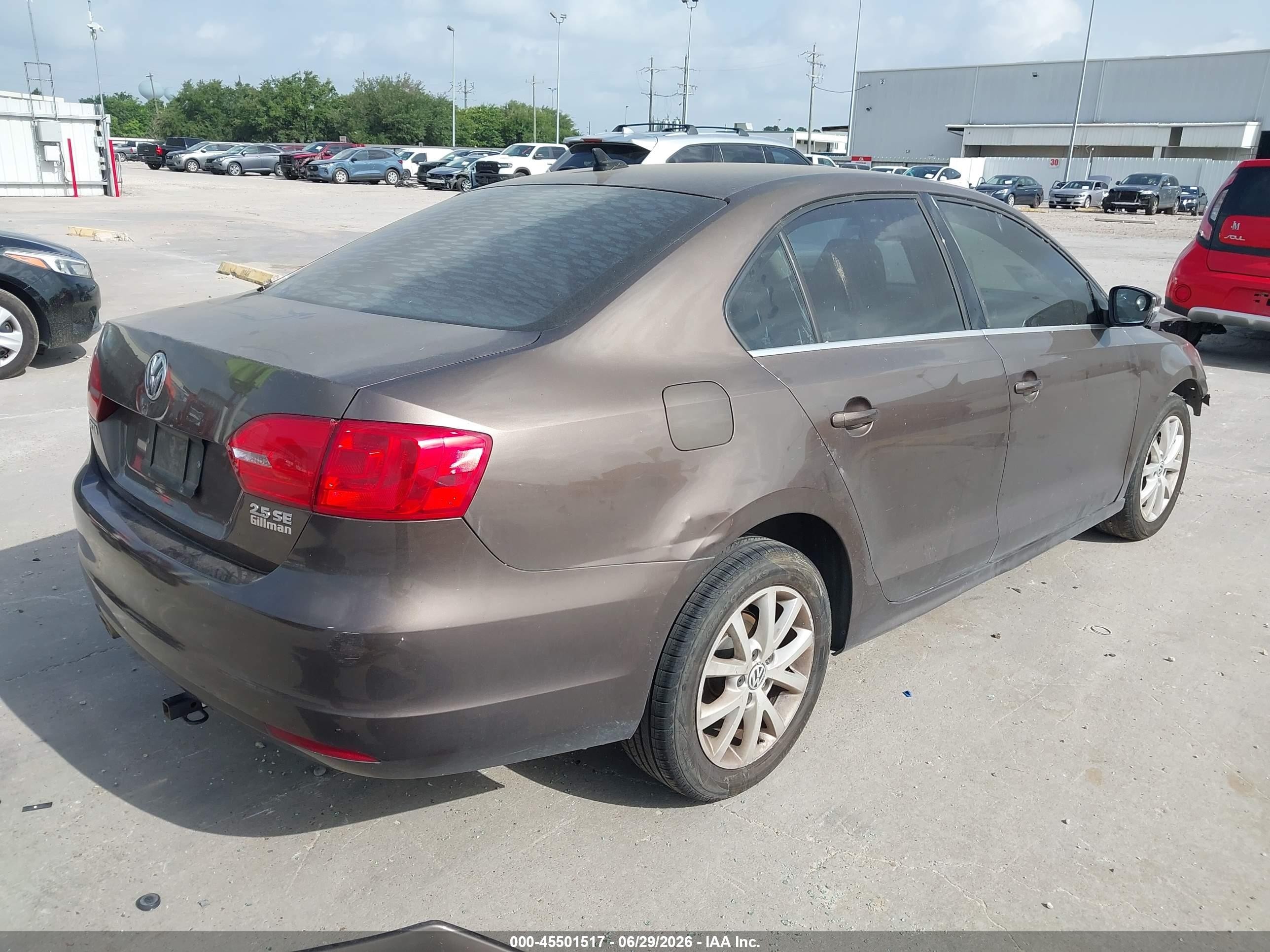2013 Volkswagen Jetta 2.5l Se Brown vin: 3VWDX7AJ2DM445482