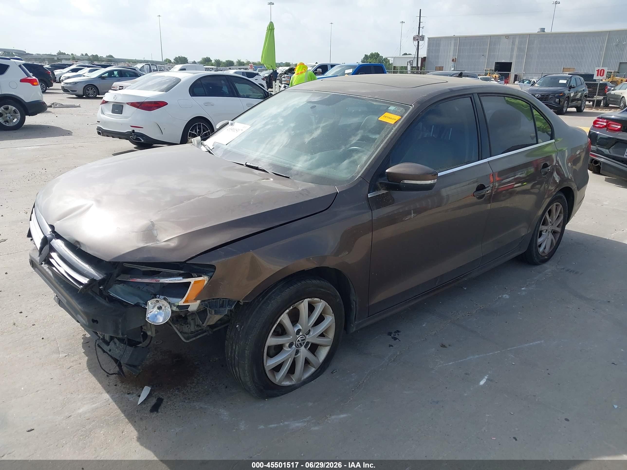 2013 Volkswagen Jetta 2.5l Se Brown vin: 3VWDX7AJ2DM445482