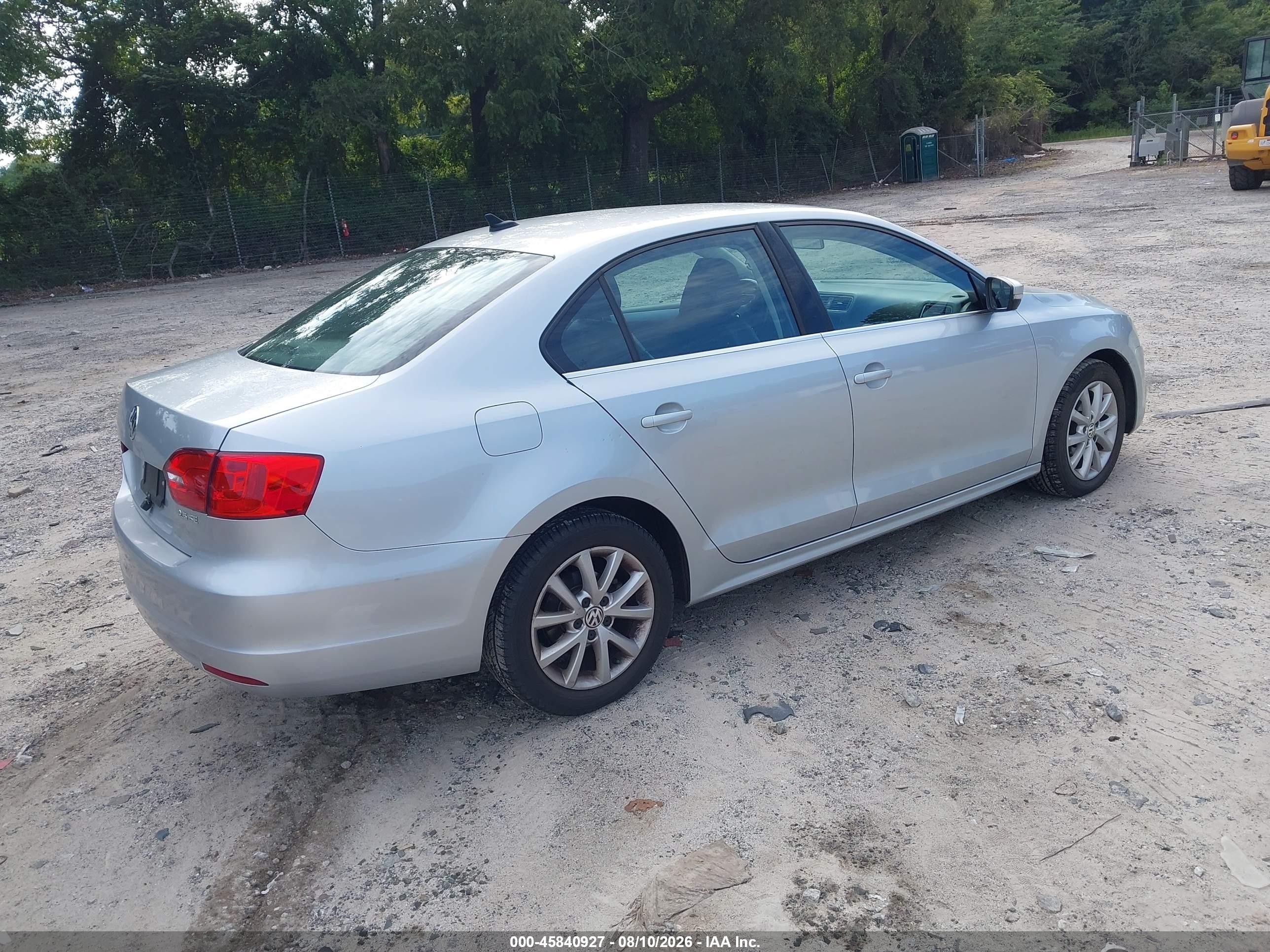 2013 Volkswagen Jetta 2.5l Se Silver vin: 3VWDX7AJ2DM450570