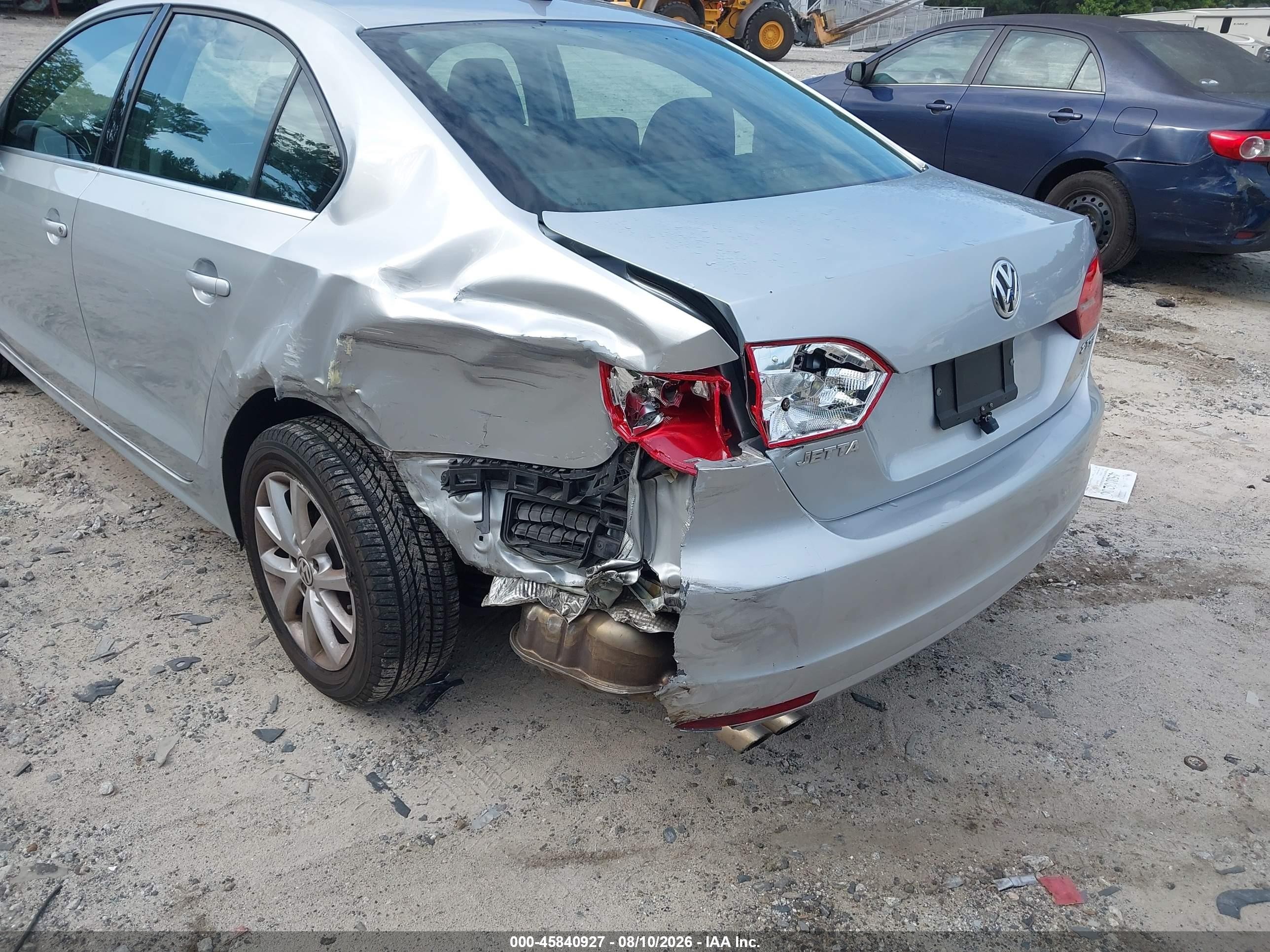 2013 Volkswagen Jetta 2.5l Se Silver vin: 3VWDX7AJ2DM450570