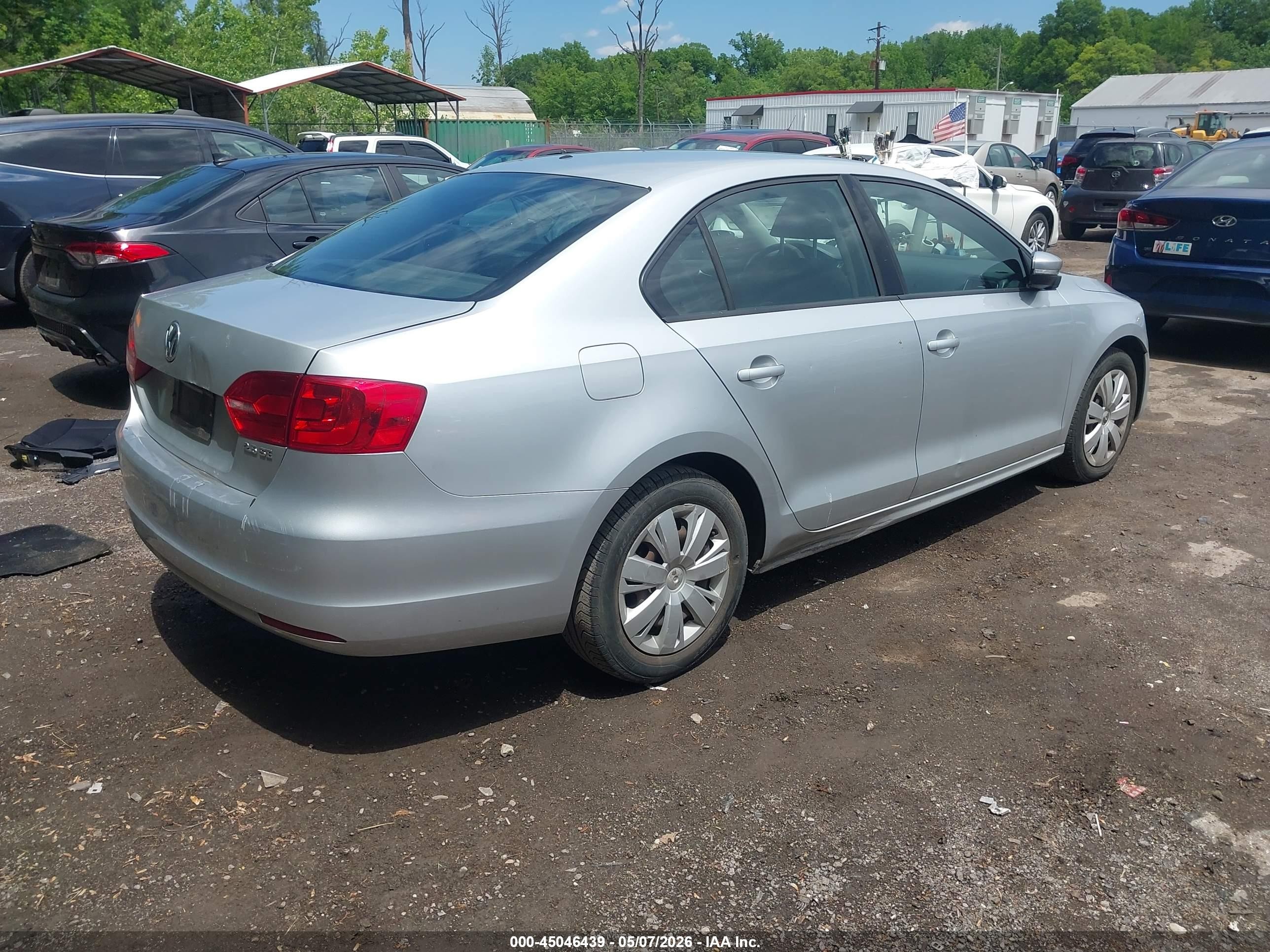2011 Volkswagen Jetta 2.5l Se Silver vin: 3VWDX7AJ3BM326532