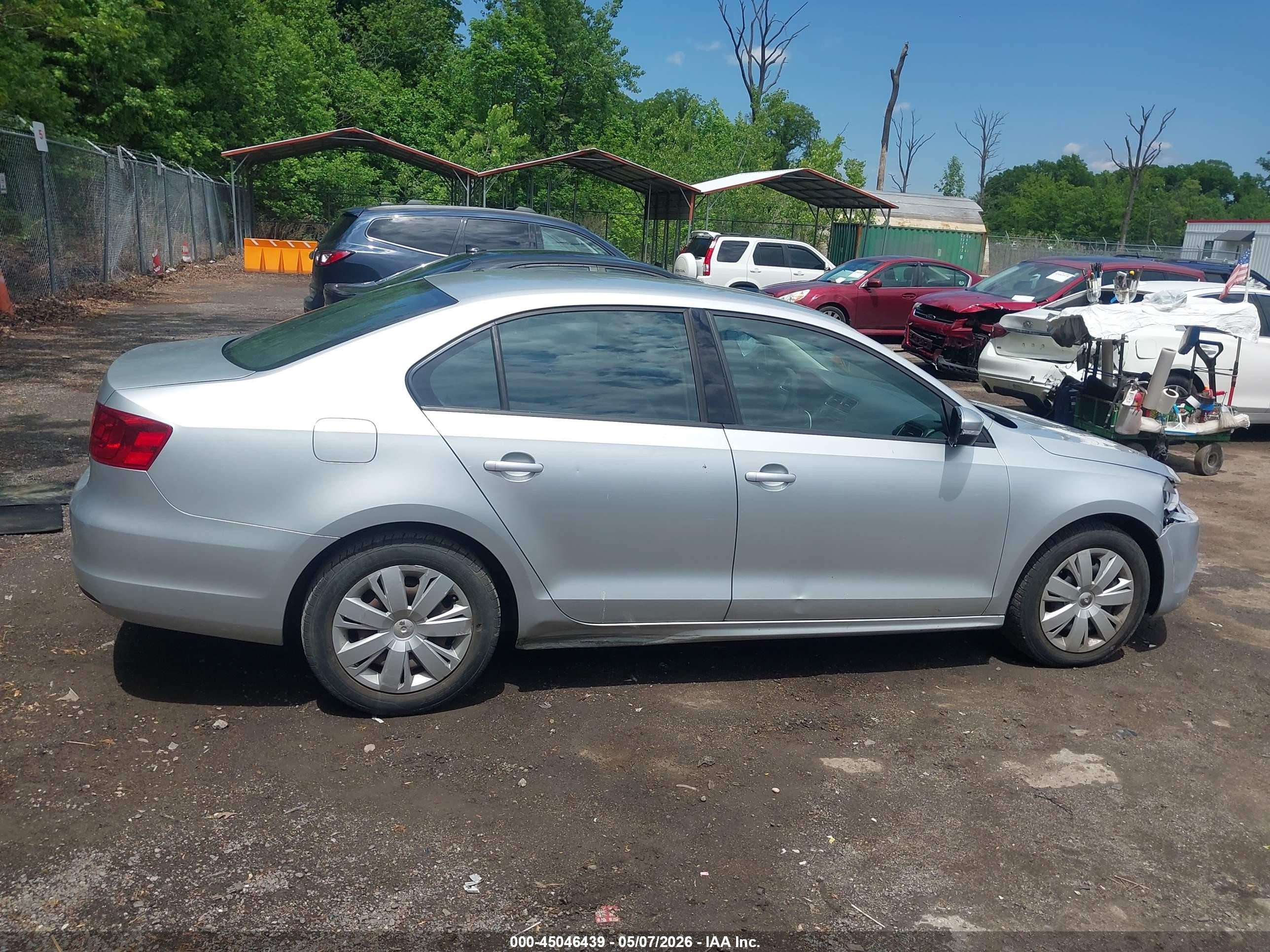 2011 Volkswagen Jetta 2.5l Se Silver vin: 3VWDX7AJ3BM326532