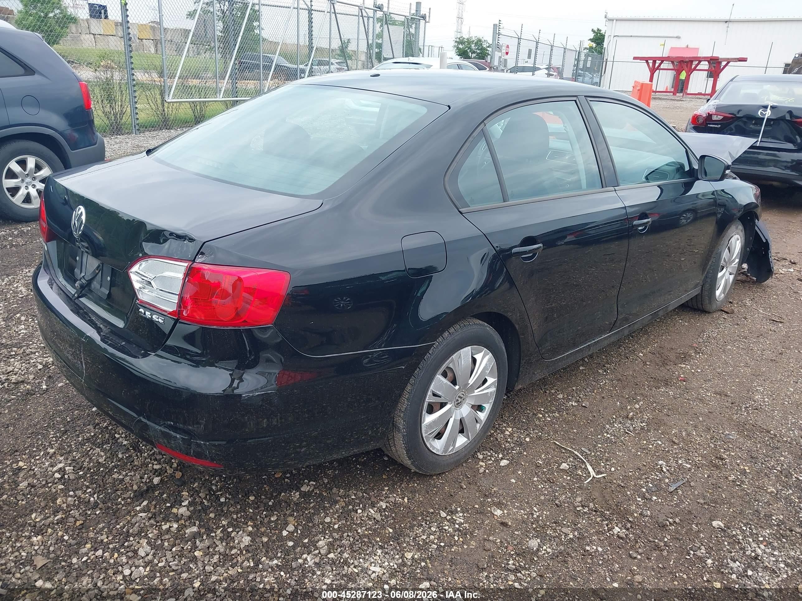2011 Volkswagen Jetta 2.5l Se Черный vin: 3VWDX7AJ3BM336008