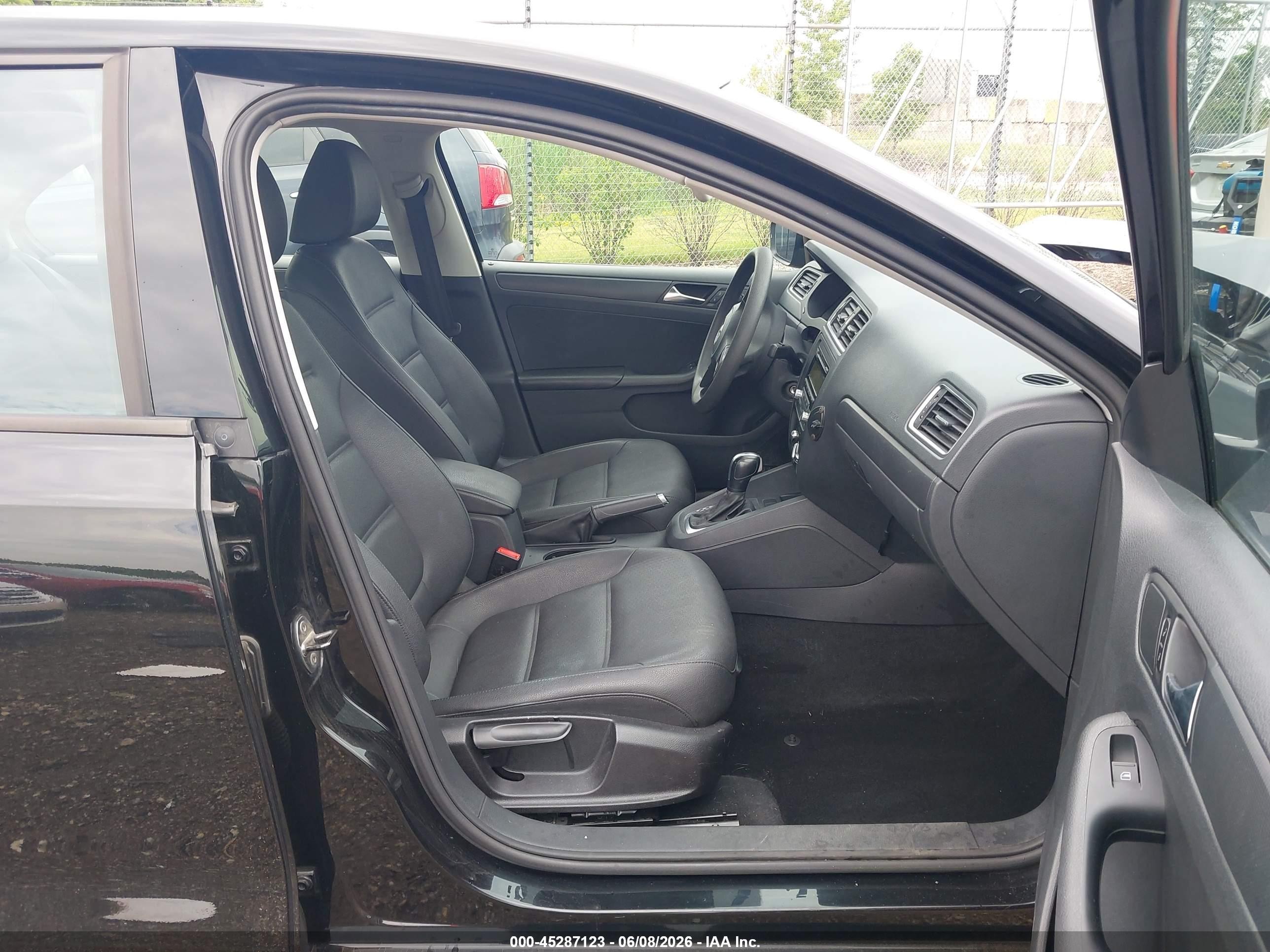 2011 Volkswagen Jetta 2.5l Se Черный vin: 3VWDX7AJ3BM336008