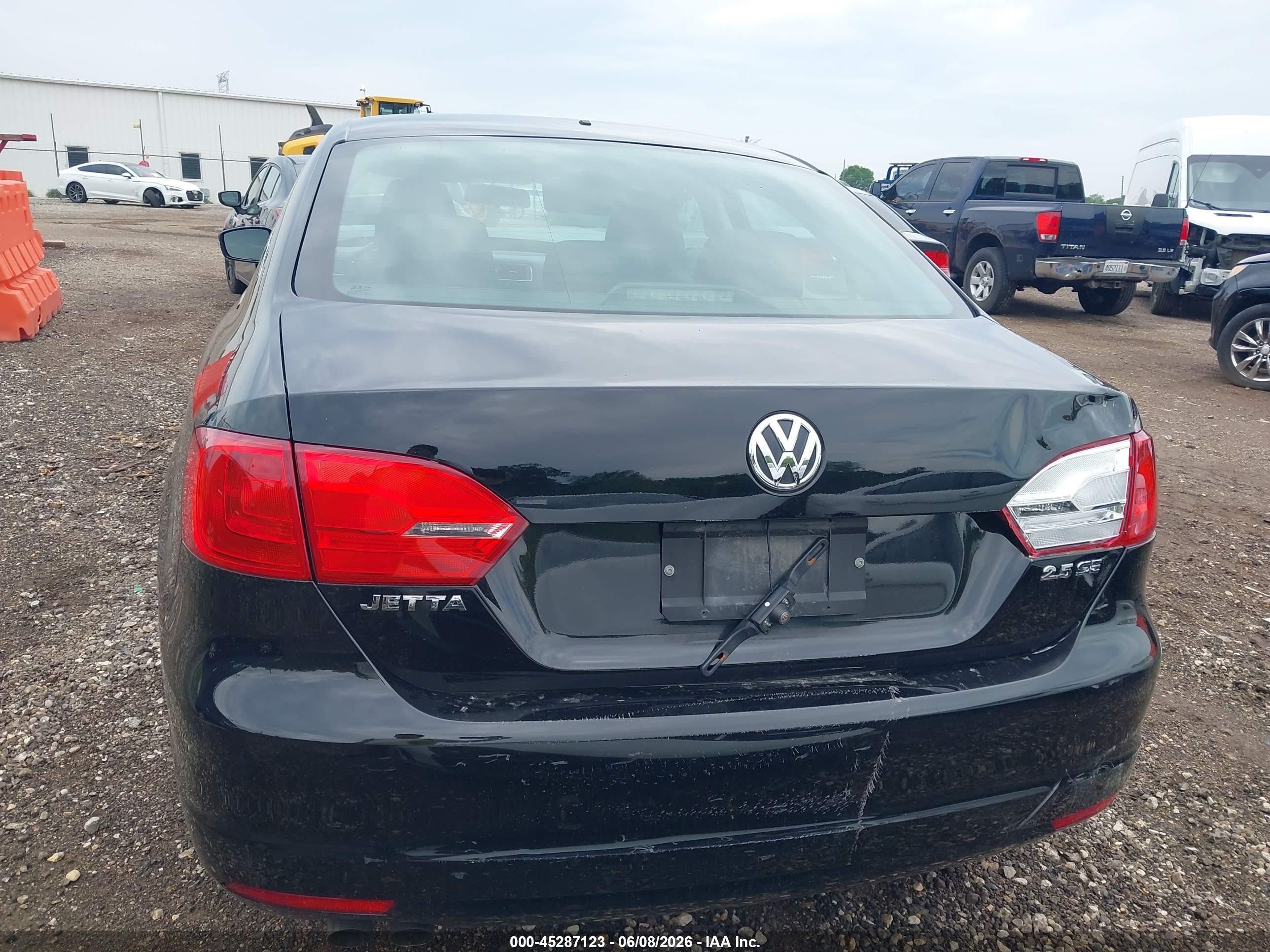 2011 Volkswagen Jetta 2.5l Se Черный vin: 3VWDX7AJ3BM336008