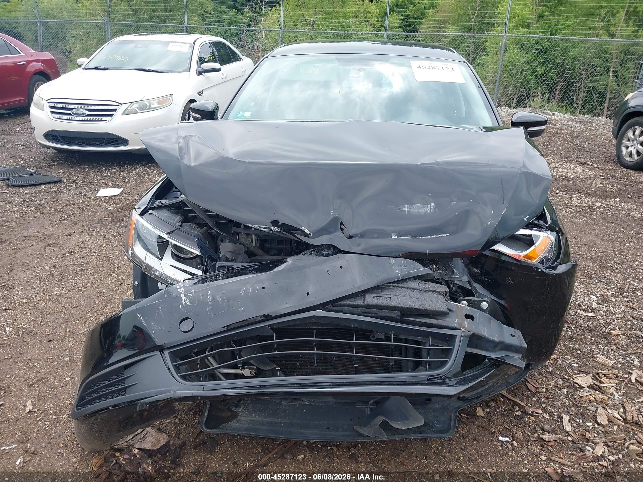 2011 Volkswagen Jetta 2.5l Se Черный vin: 3VWDX7AJ3BM336008