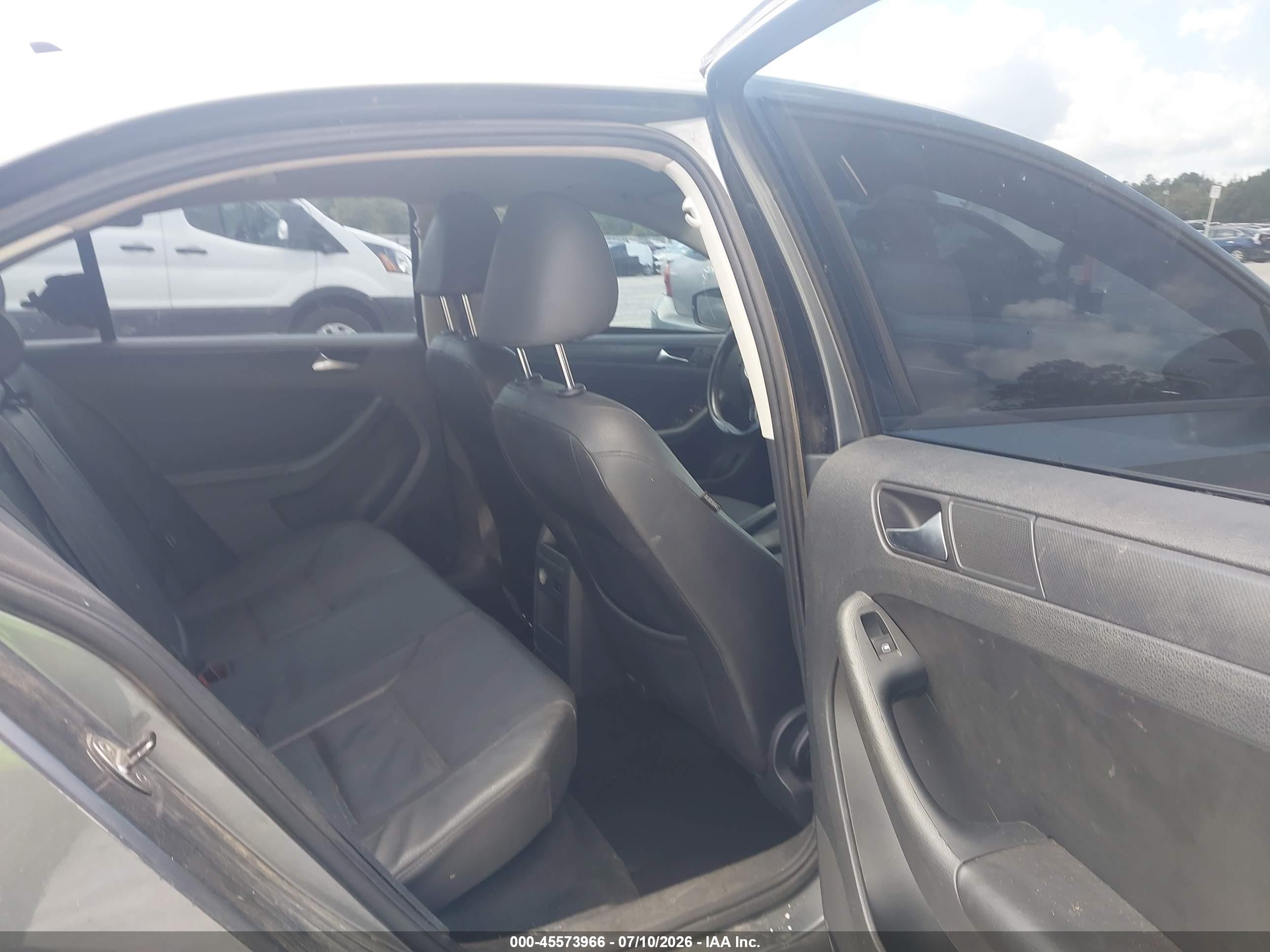 2012 Volkswagen Jetta 2.5l Se Gray vin: 3VWDX7AJ3CM107085