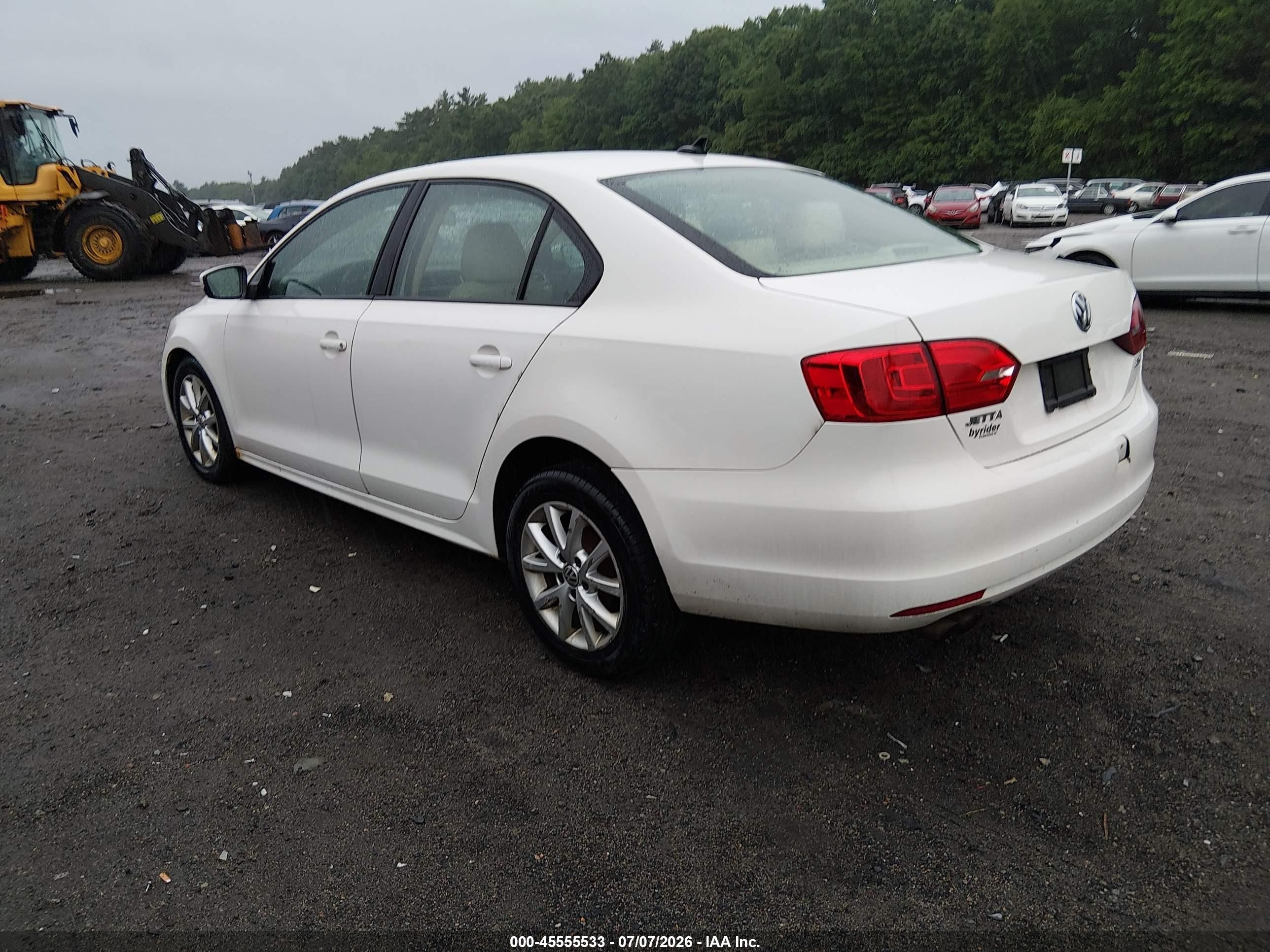 2012 Volkswagen Jetta 2.5l Se Белый vin: 3VWDX7AJ3CM341517