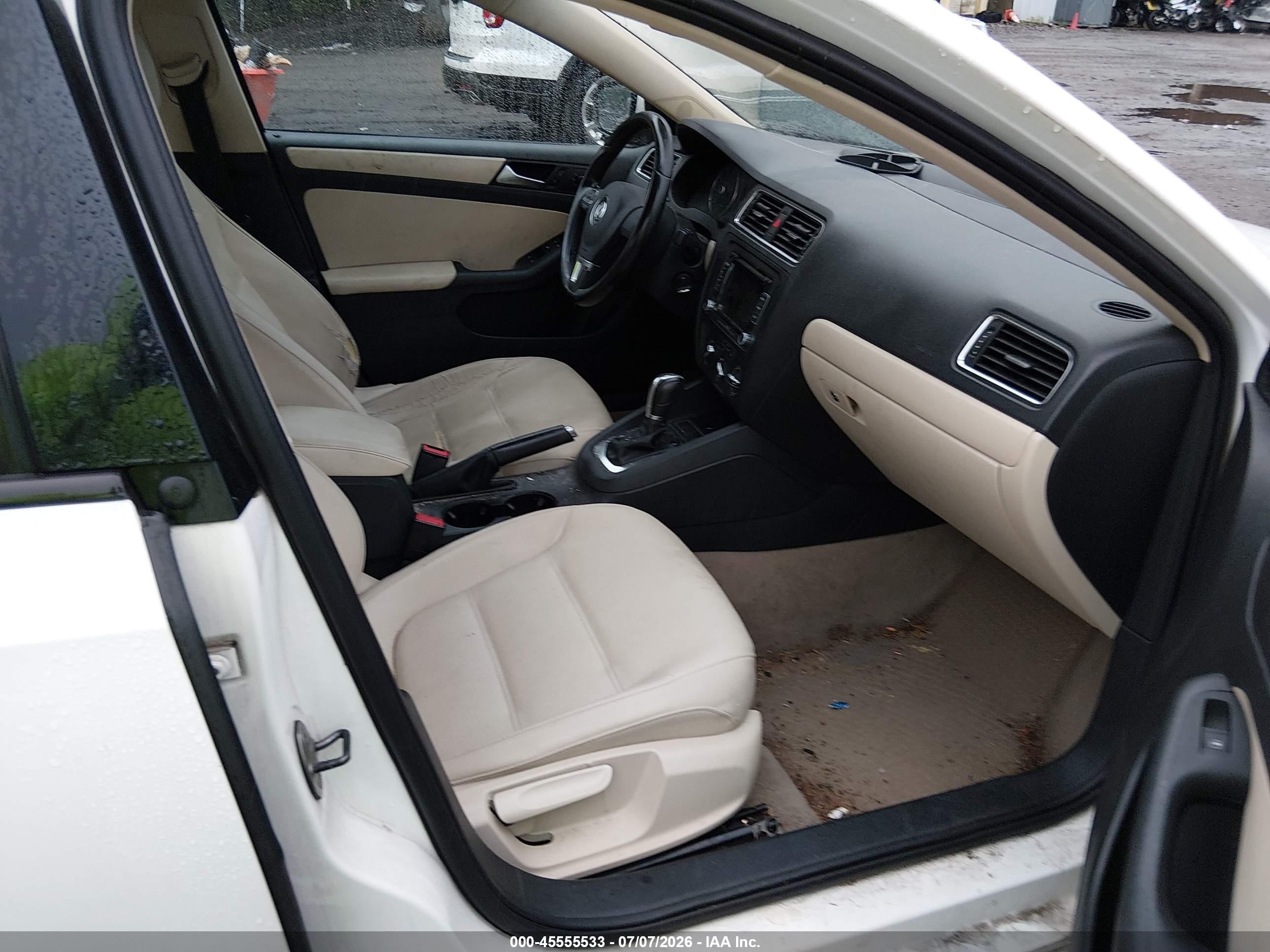 2012 Volkswagen Jetta 2.5l Se Белый vin: 3VWDX7AJ3CM341517