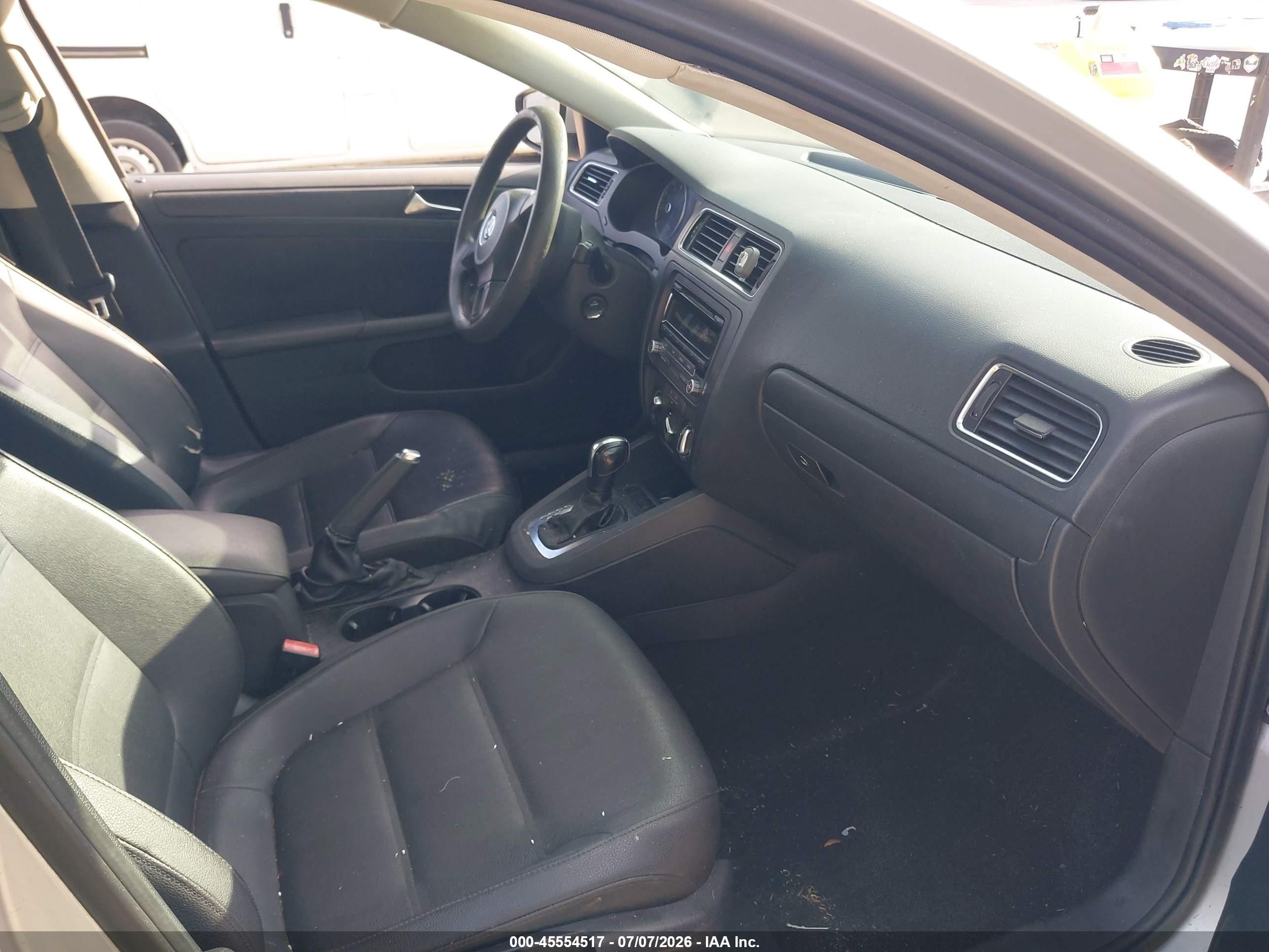 2012 Volkswagen Jetta 2.5l Se Silver vin: 3VWDX7AJ3CM351643
