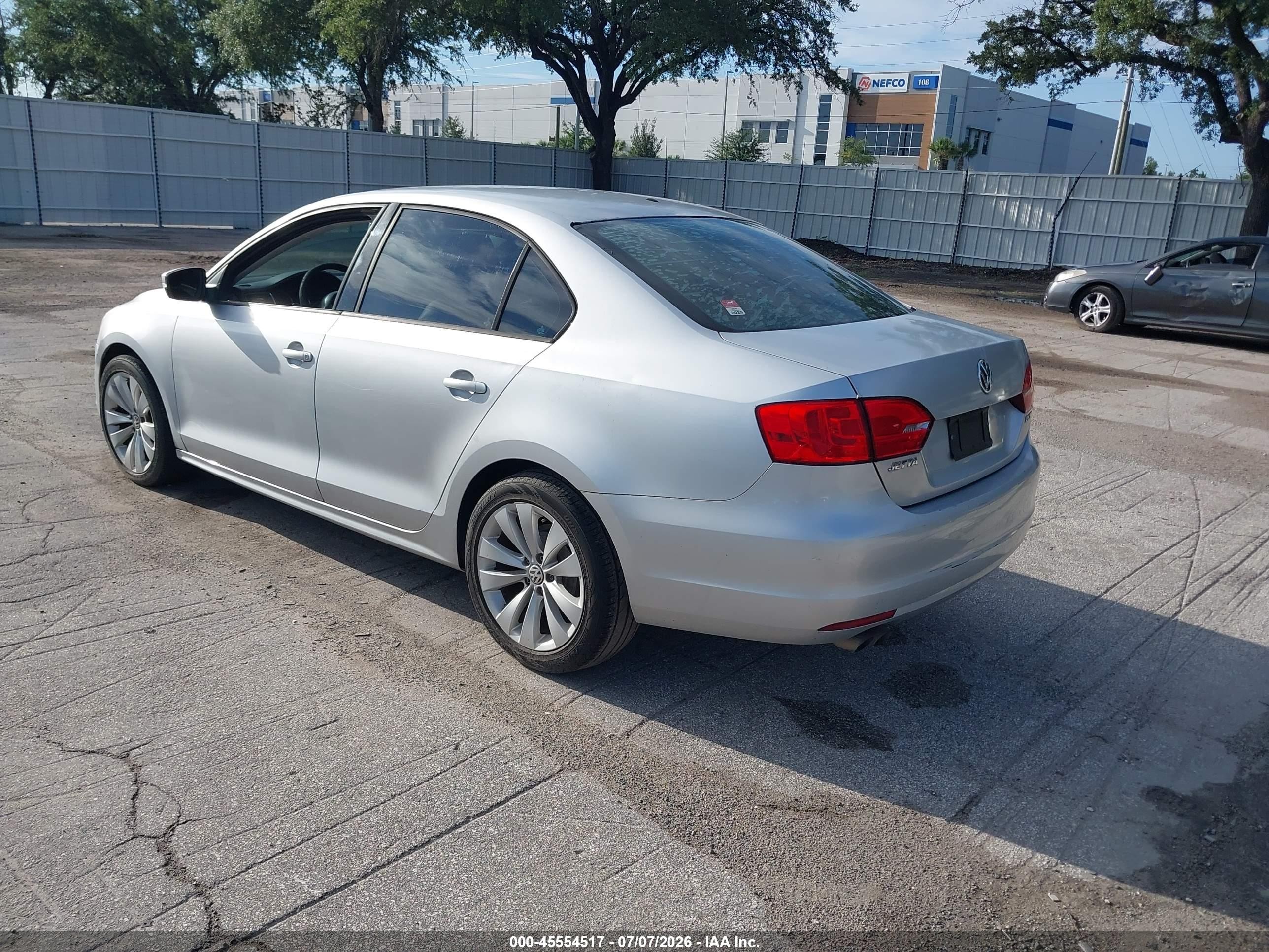 2012 Volkswagen Jetta 2.5l Se Silver vin: 3VWDX7AJ3CM351643