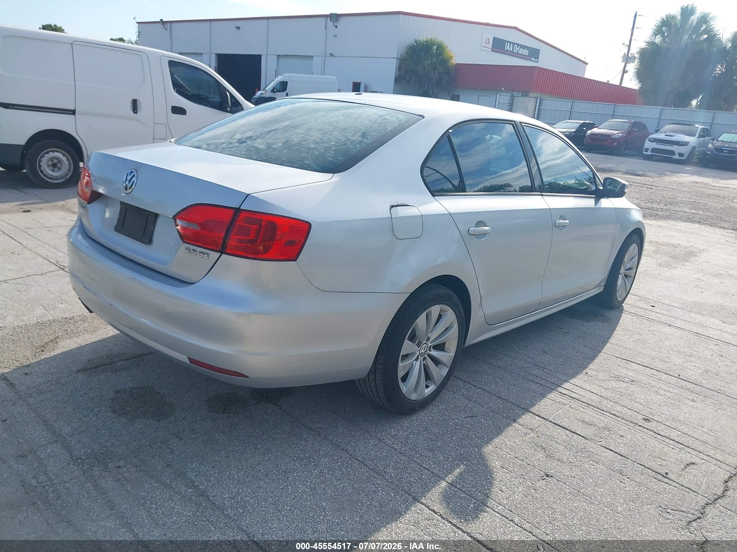 2012 Volkswagen Jetta 2.5l Se Silver vin: 3VWDX7AJ3CM351643