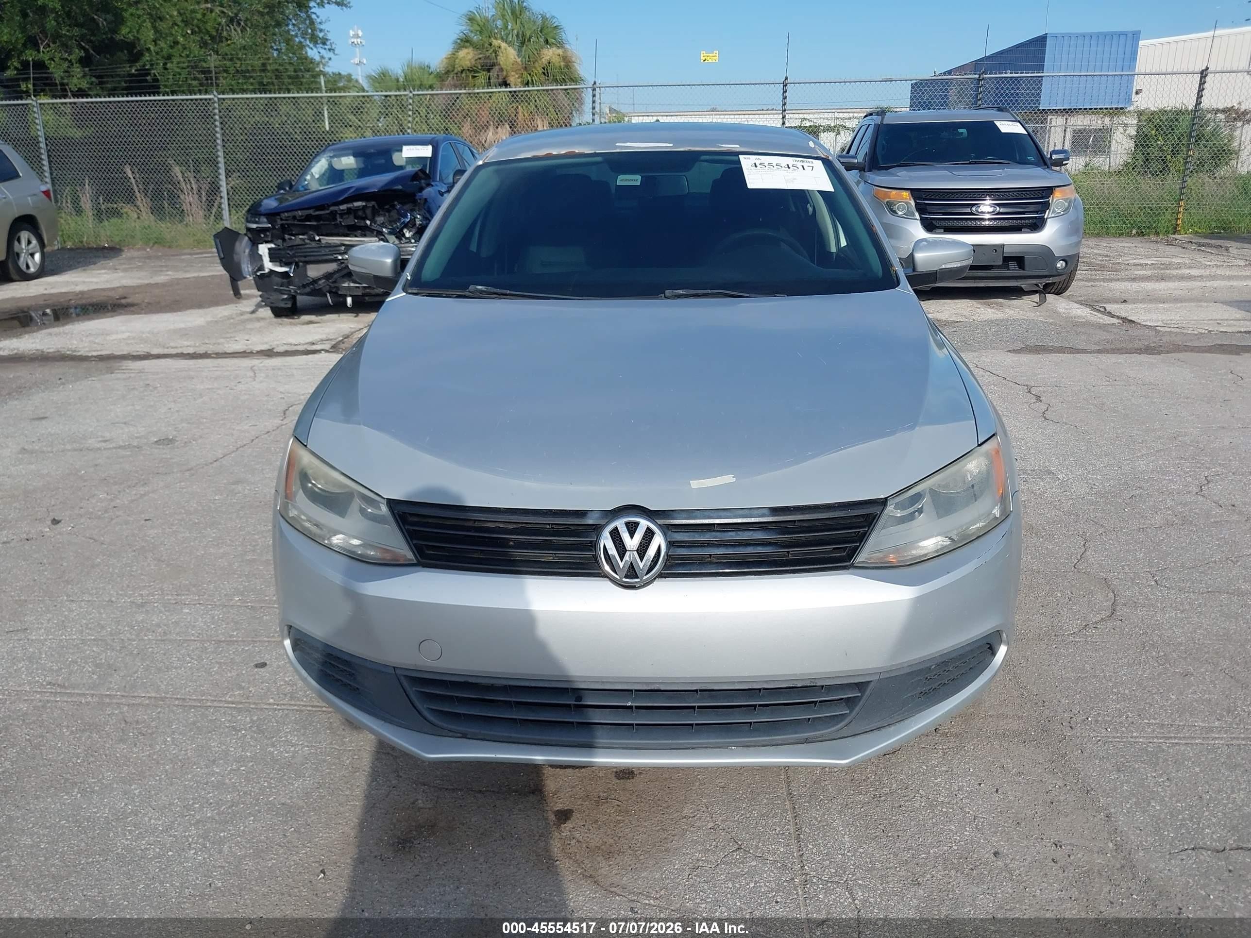 2012 Volkswagen Jetta 2.5l Se Silver vin: 3VWDX7AJ3CM351643