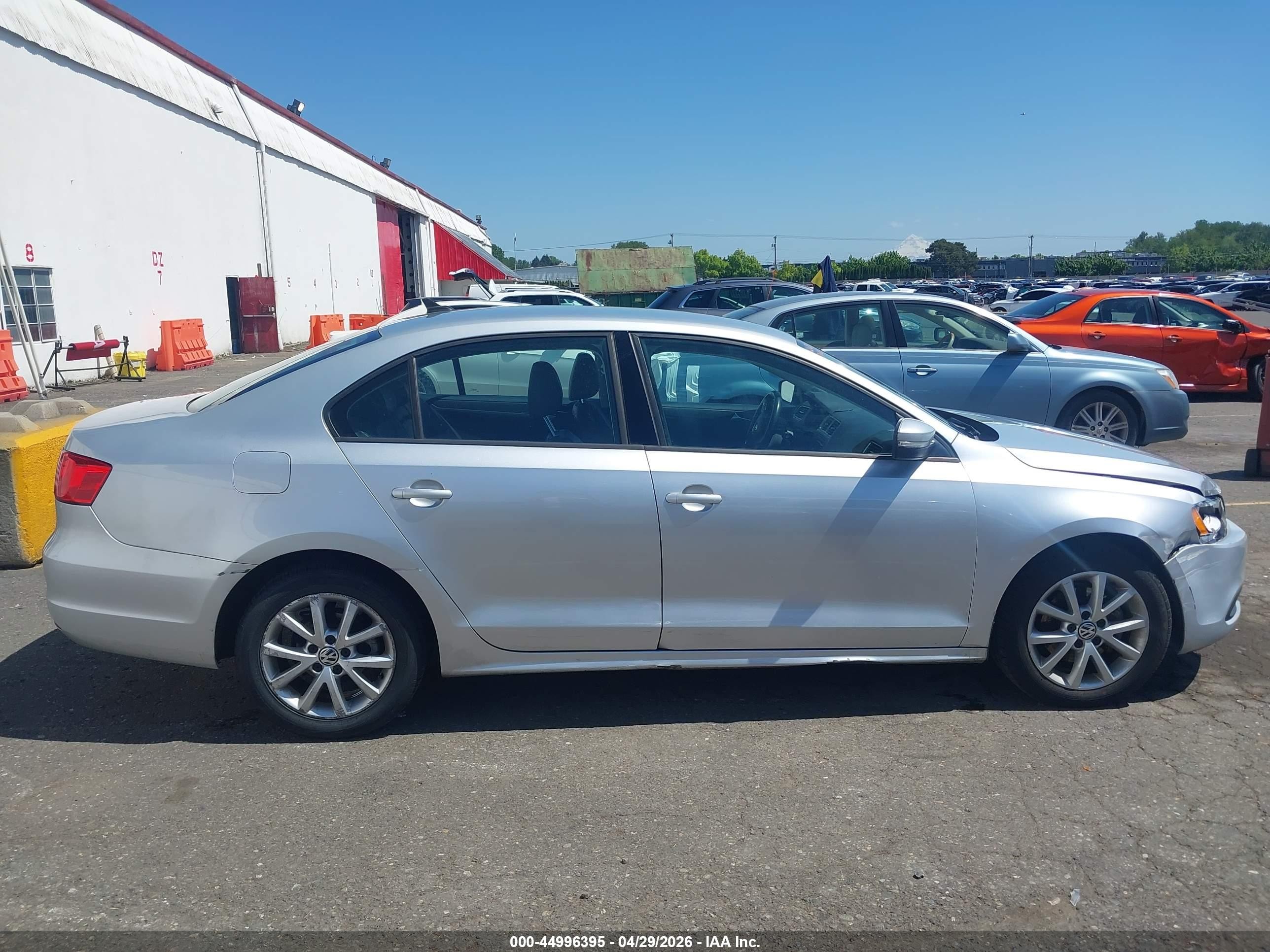 2012 Volkswagen Jetta 2.5l Se Silver vin: 3VWDX7AJ3CM417186