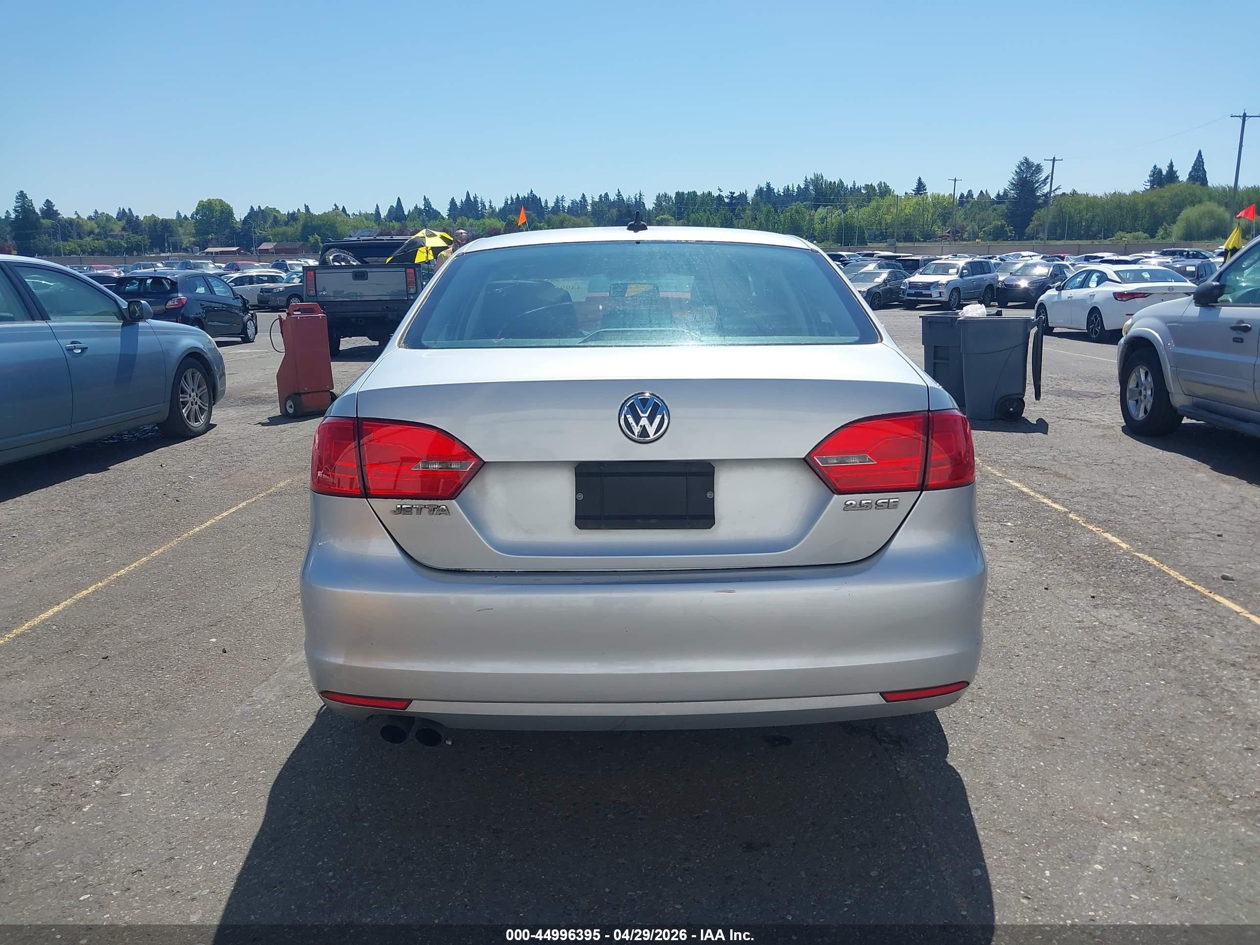 2012 Volkswagen Jetta 2.5l Se Silver vin: 3VWDX7AJ3CM417186