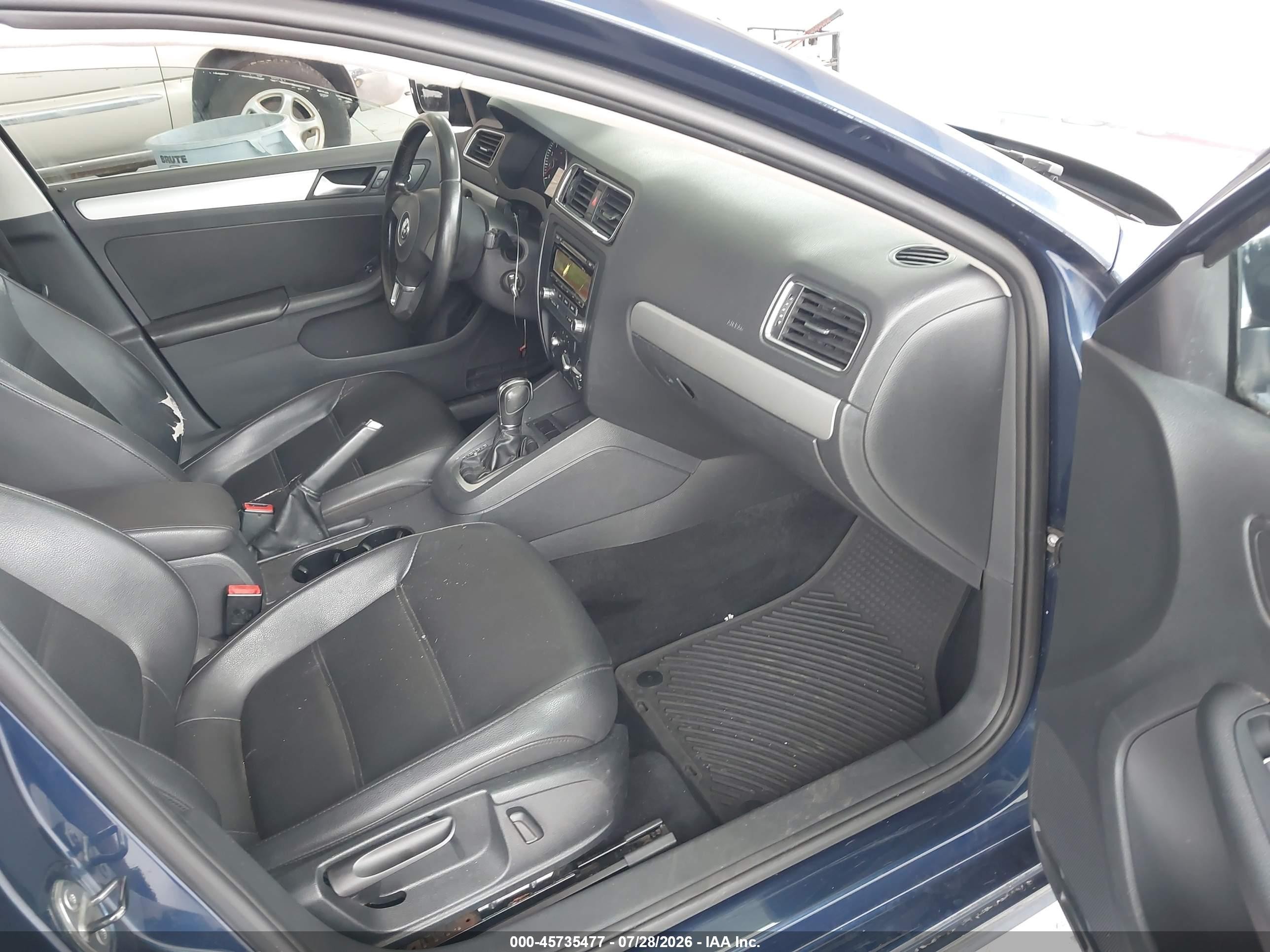 2013 Volkswagen Jetta 2.5l Se Blue vin: 3VWDX7AJ3DM221489