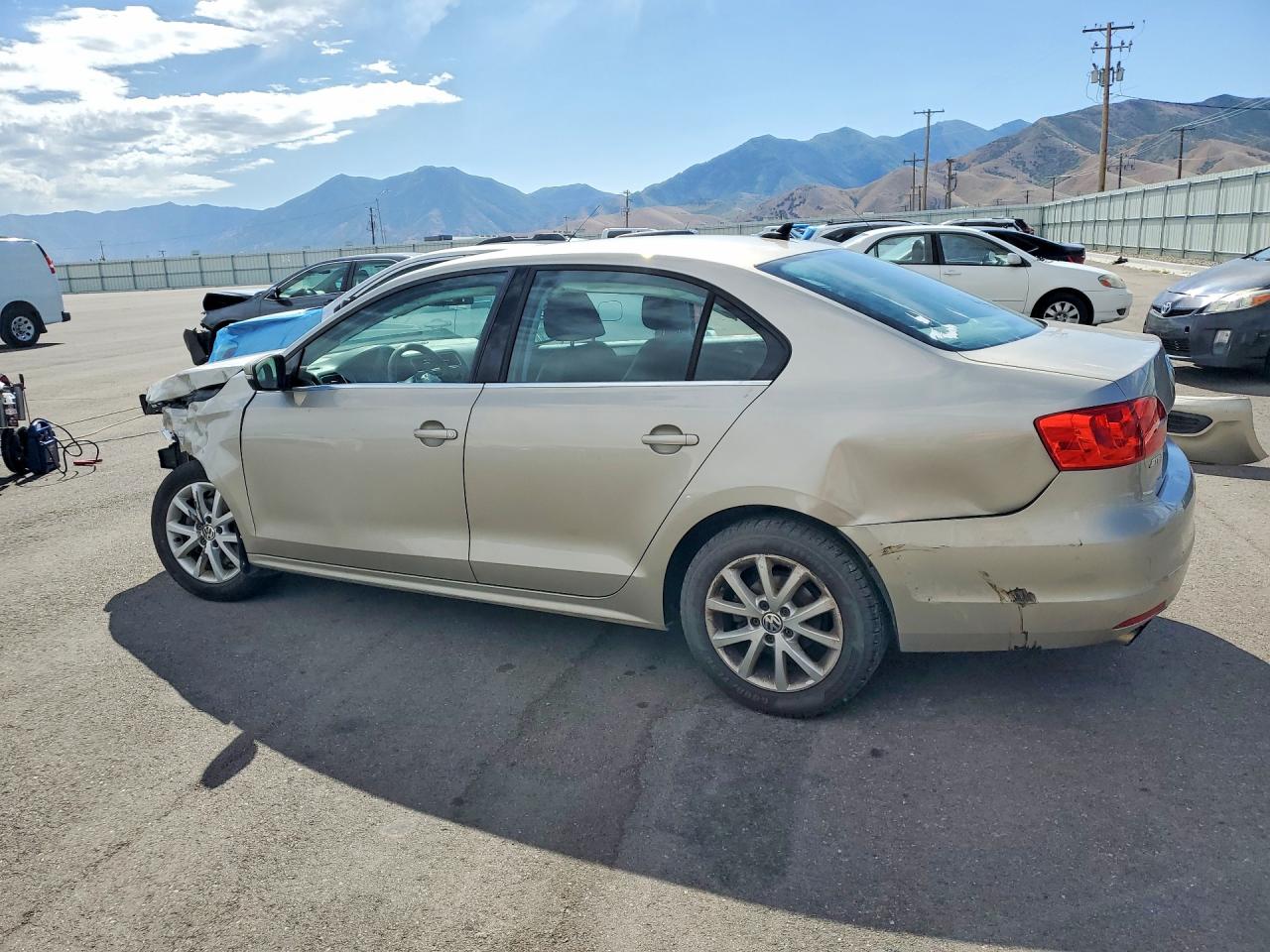 2013 Volkswagen Jetta Se Gold vin: 3VWDX7AJ3DM243010