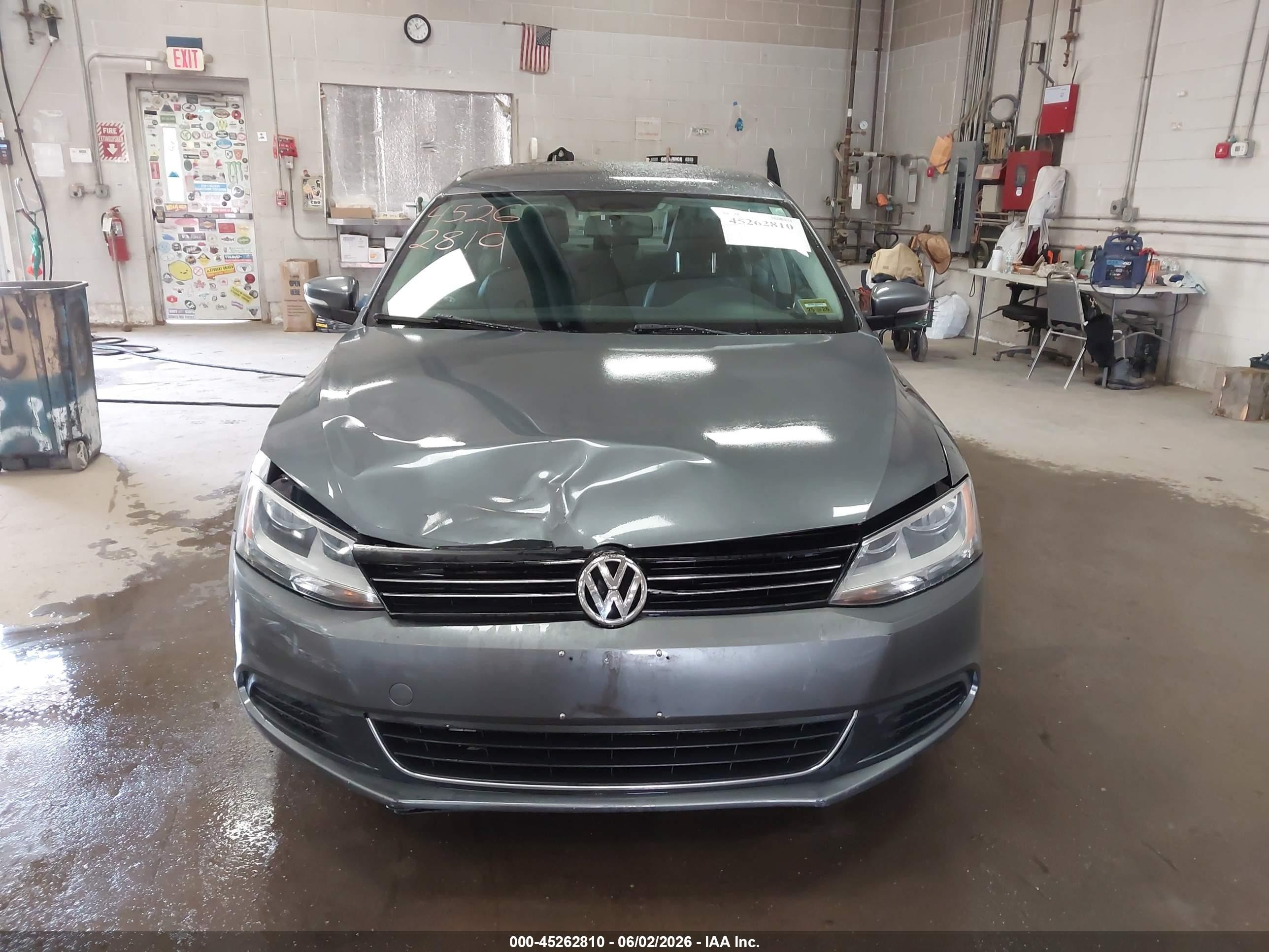 2013 Volkswagen Jetta 2.5l Se Gray vin: 3VWDX7AJ3DM256159