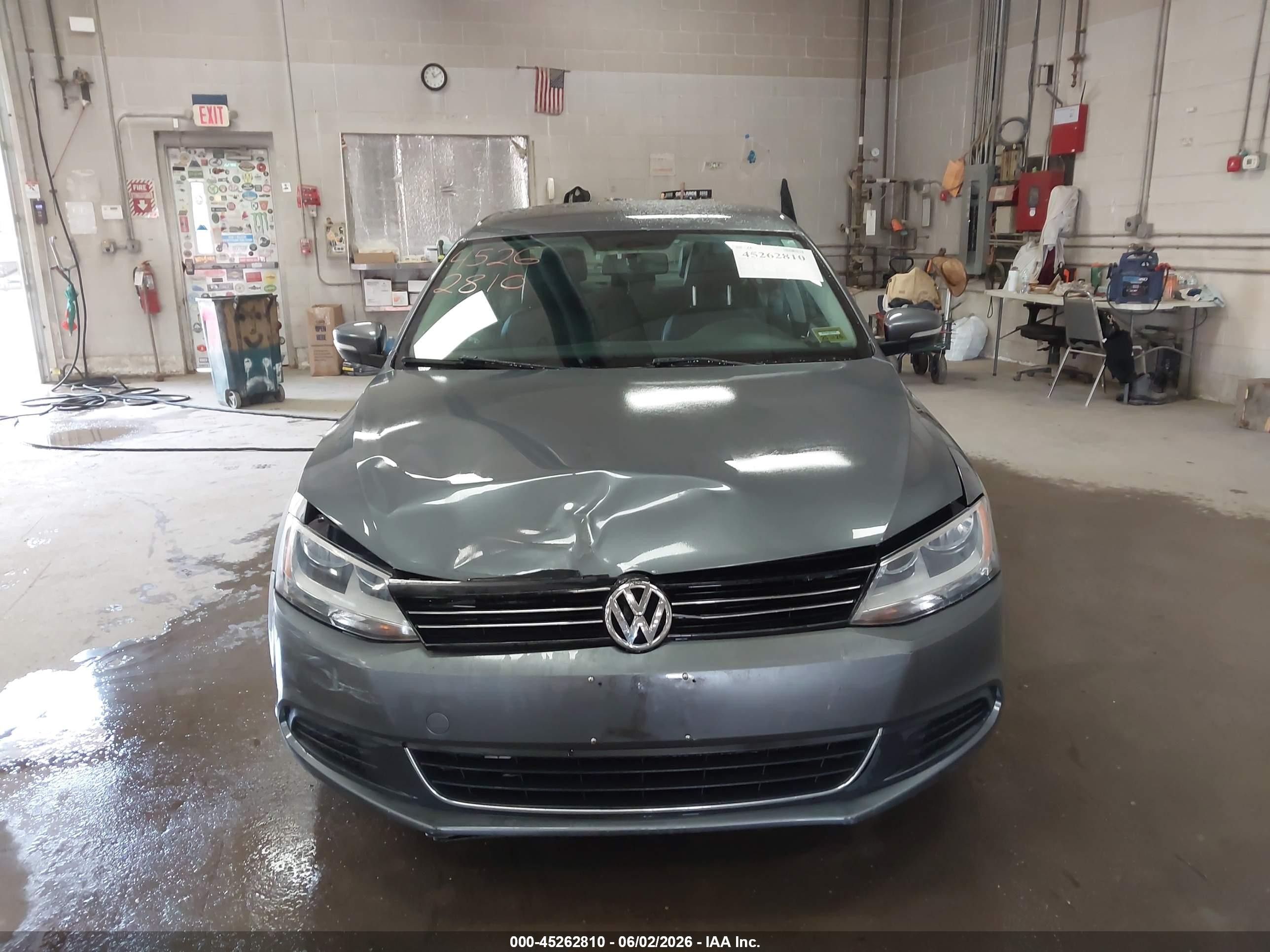 2013 Volkswagen Jetta 2.5l Se Gray vin: 3VWDX7AJ3DM256159