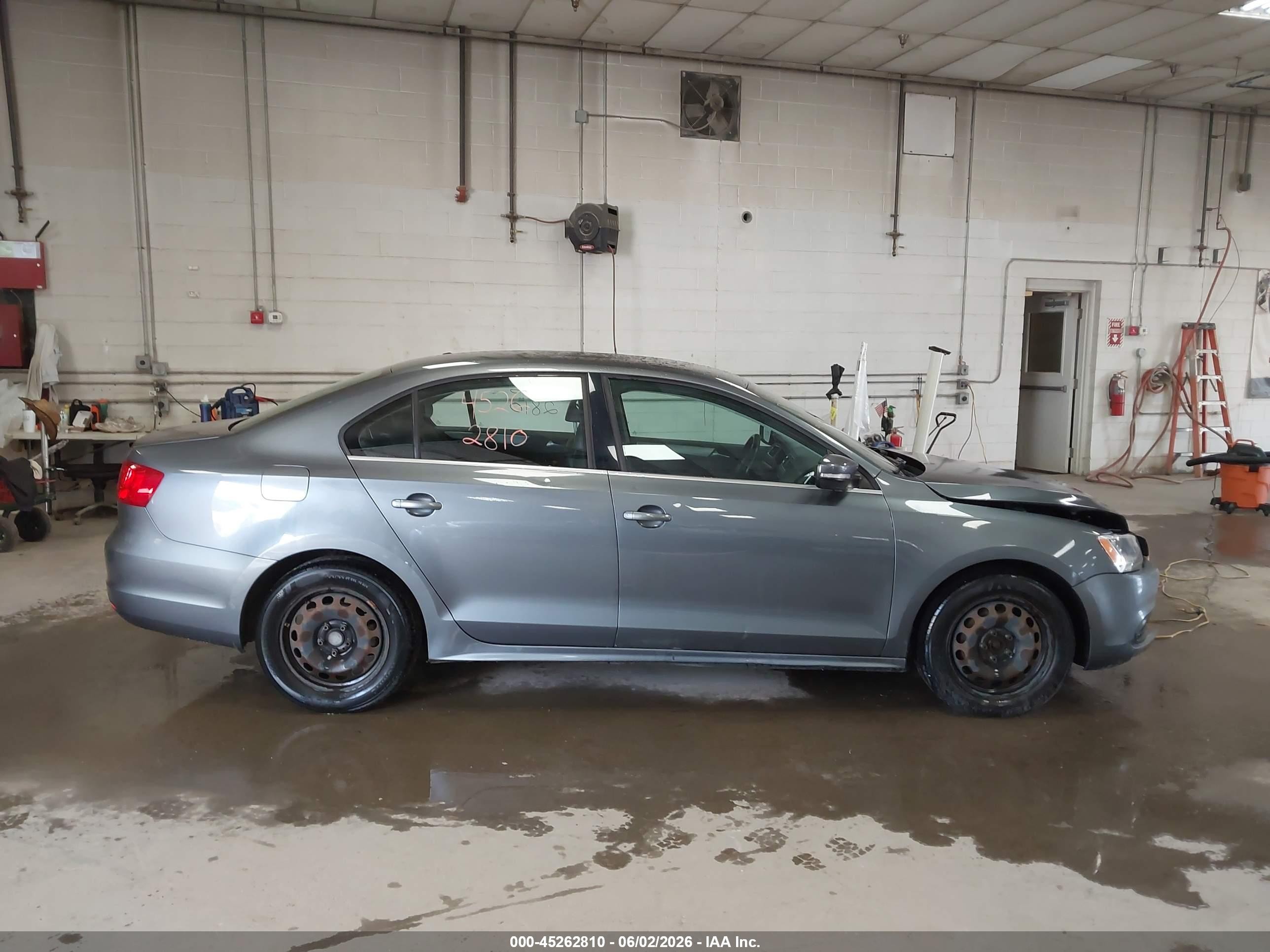 2013 Volkswagen Jetta 2.5l Se Gray vin: 3VWDX7AJ3DM256159