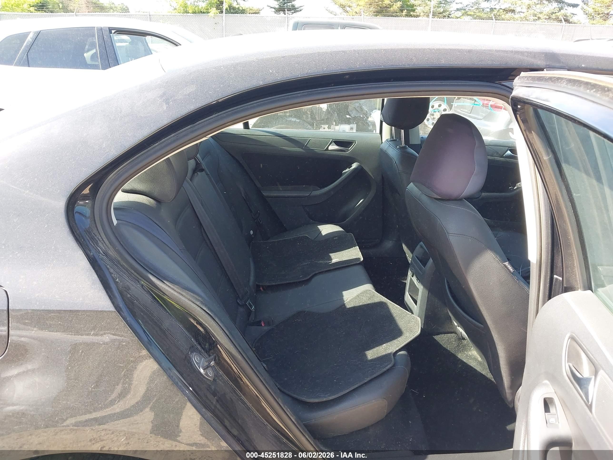 2011 Volkswagen Jetta 2.5l Se Black vin: 3VWDX7AJ4BM072698