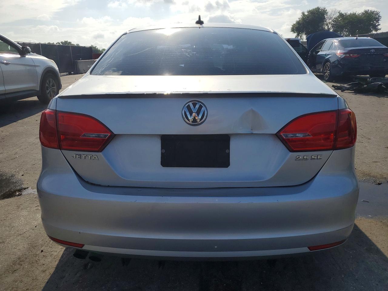 2011 Volkswagen Jetta Se Серебряный vin: 3VWDX7AJ4BM315720