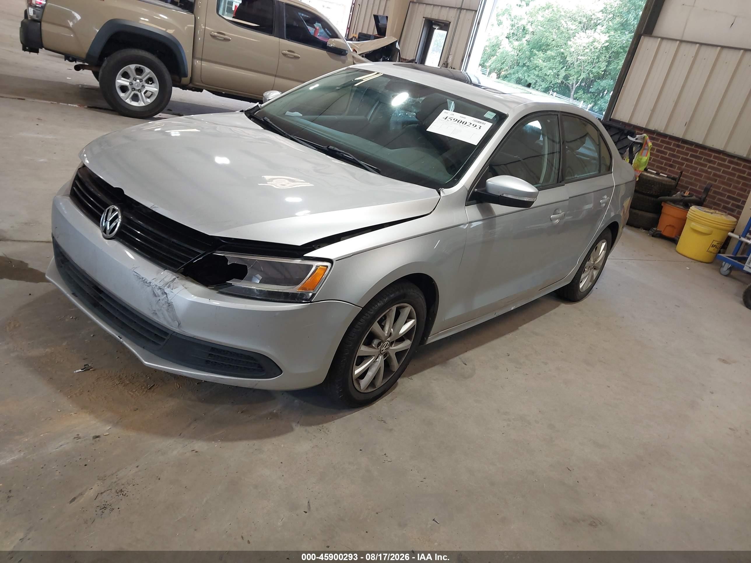 2011 Volkswagen Jetta 2.5l Se Silver vin: 3VWDX7AJ4BM335031