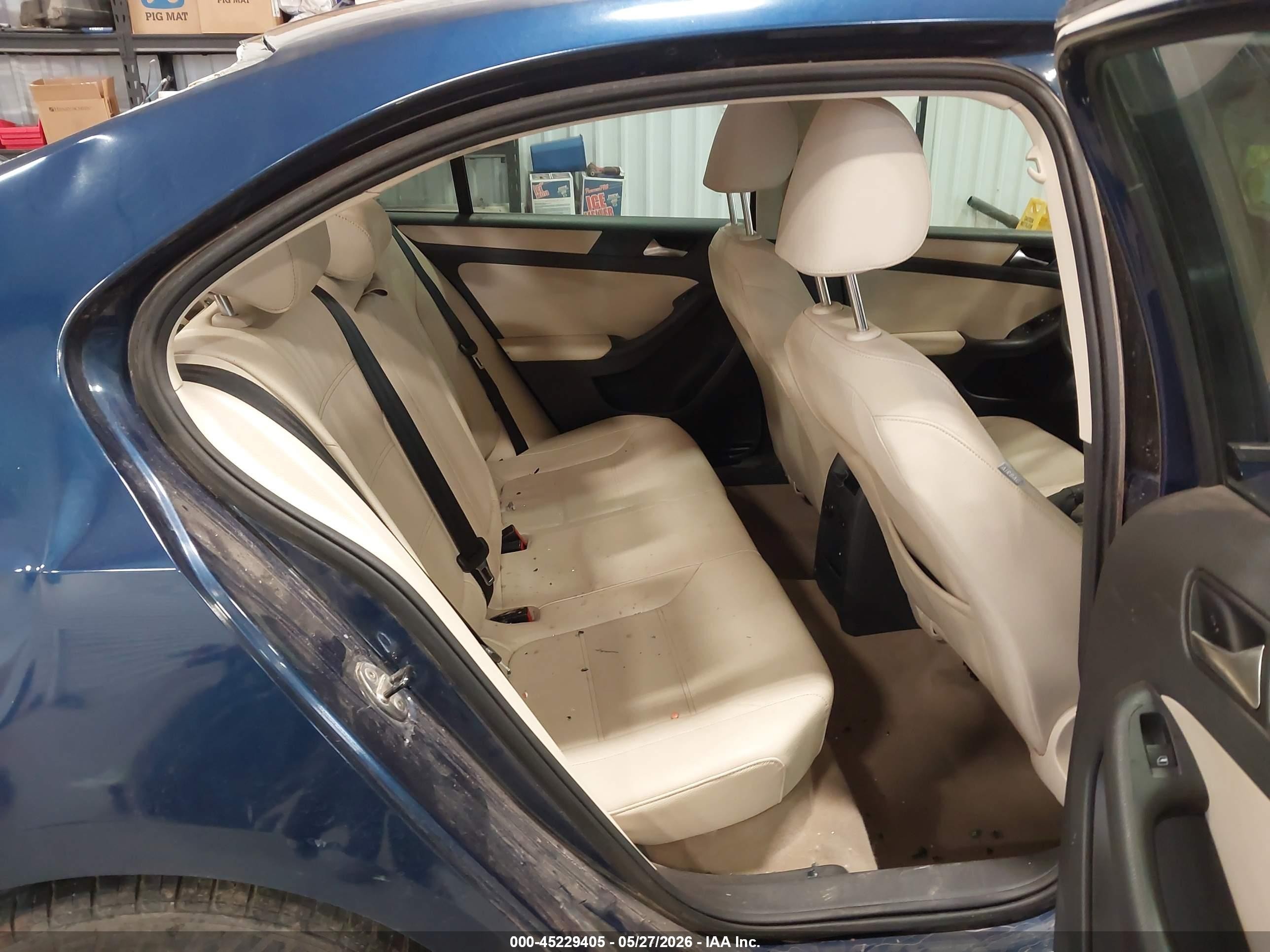 2011 Volkswagen Jetta 2.5l Se Blue vin: 3VWDX7AJ4BM339323