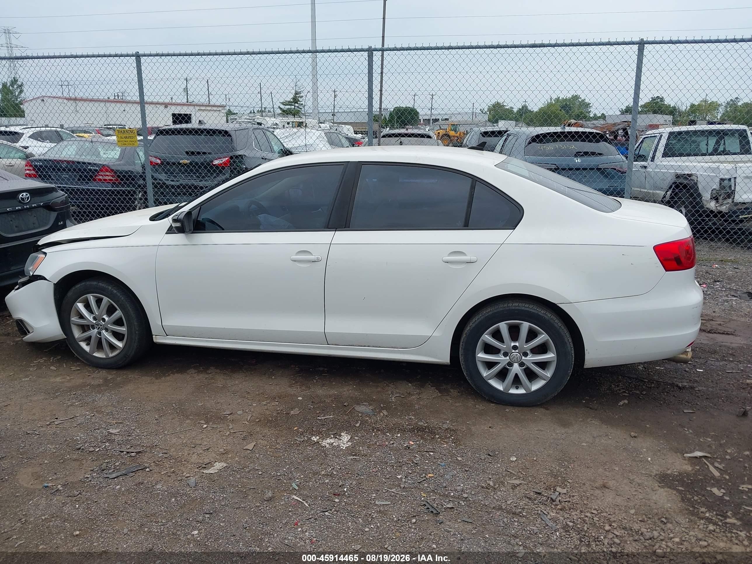 2011 Volkswagen Jetta 2.5l Se White vin: 3VWDX7AJ4BM386593