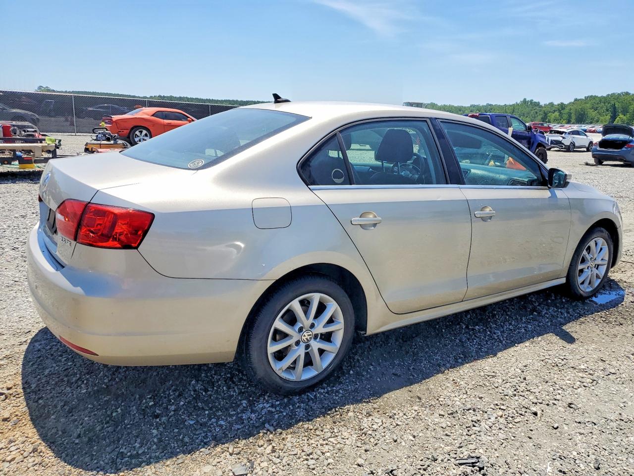 2013 Volkswagen Jetta Se Beige vin: 3VWDX7AJ4DM234672