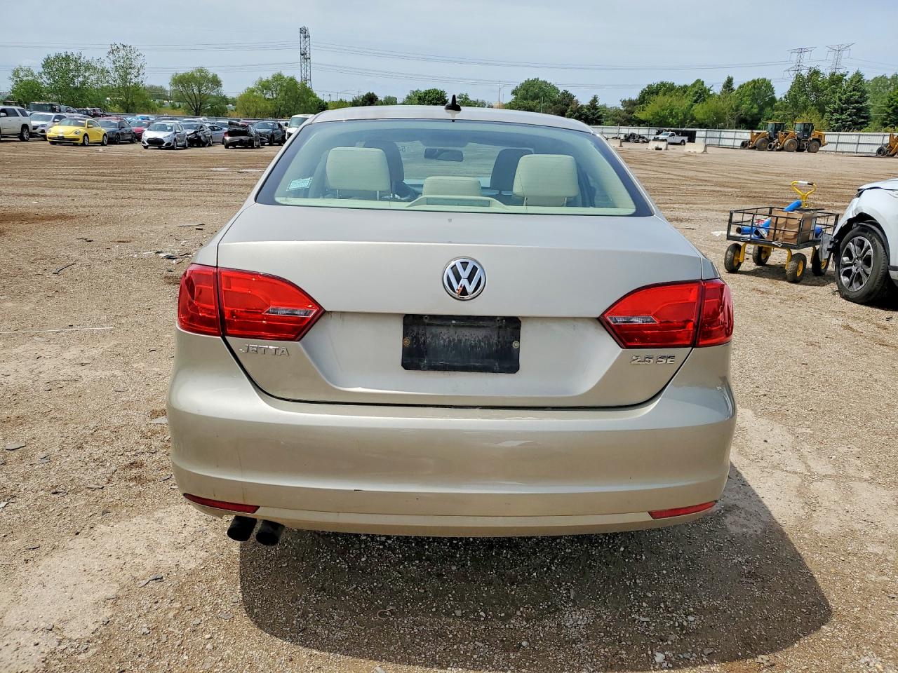 2013 Volkswagen Jetta Se Желто-коричневый vin: 3VWDX7AJ4DM282138
