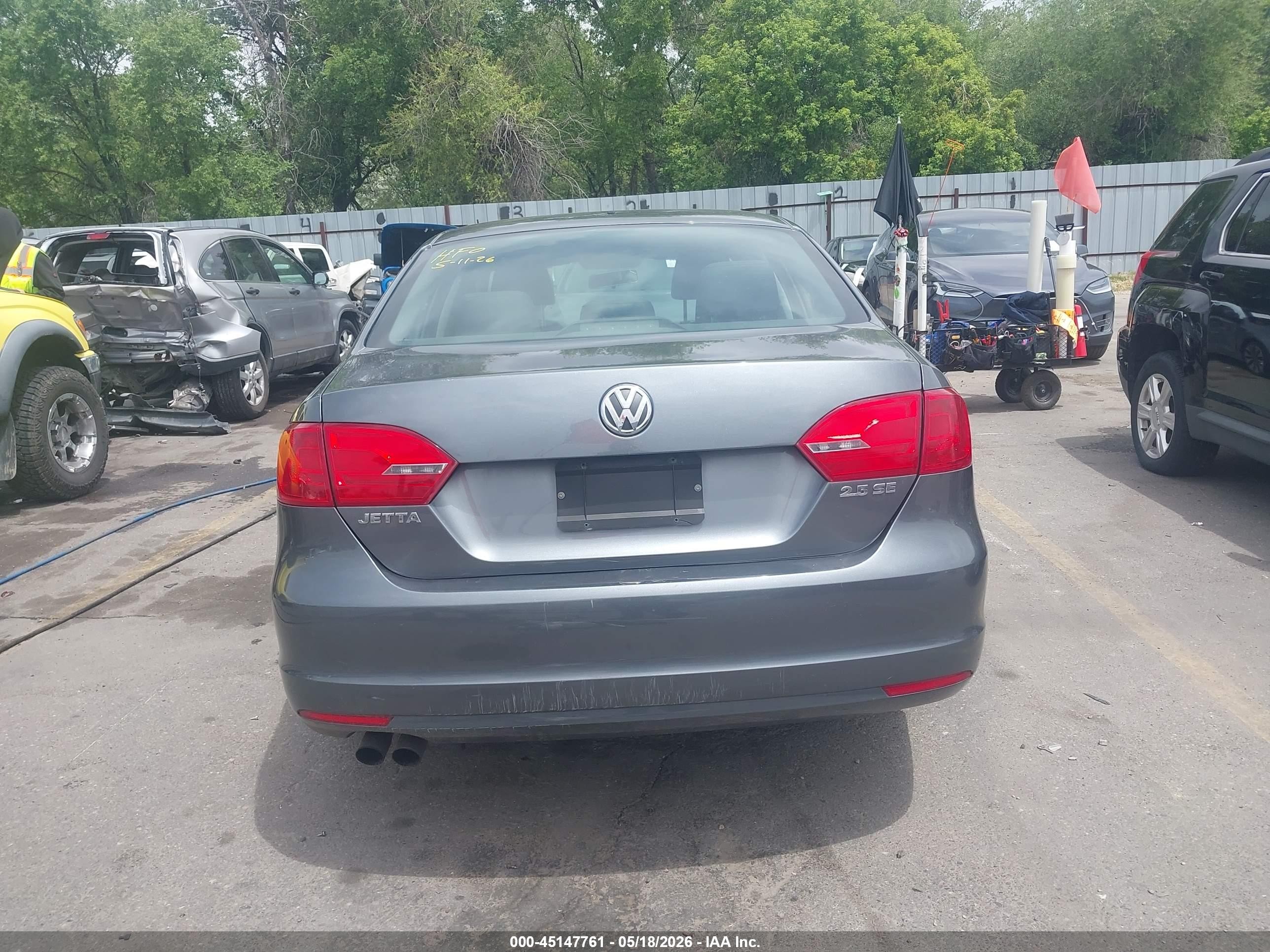 2013 Volkswagen Jetta 2.5l Se Gray vin: 3VWDX7AJ4DM305675