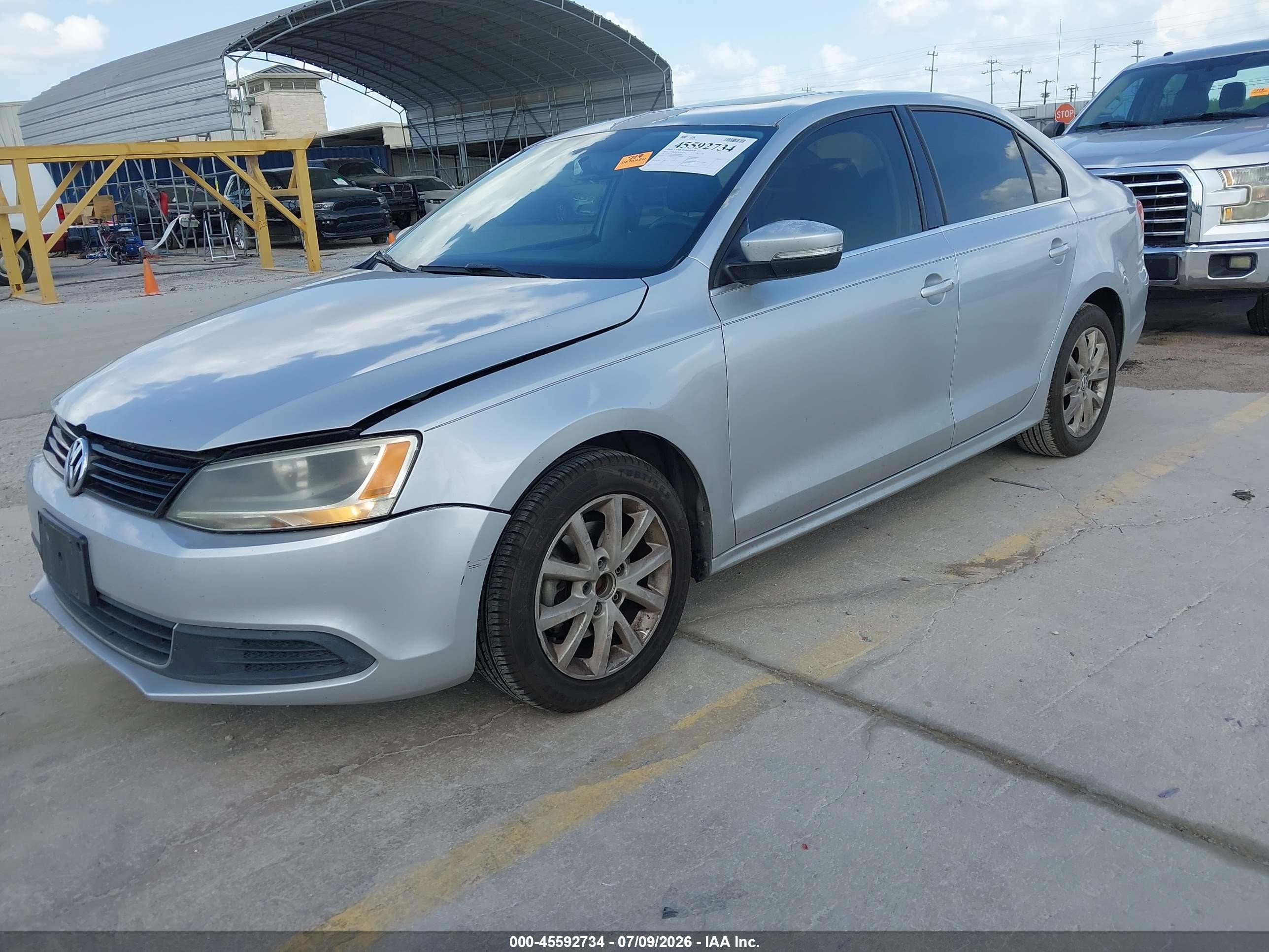 2013 Volkswagen Jetta 2.5l Se Silver vin: 3VWDX7AJ4DM352656