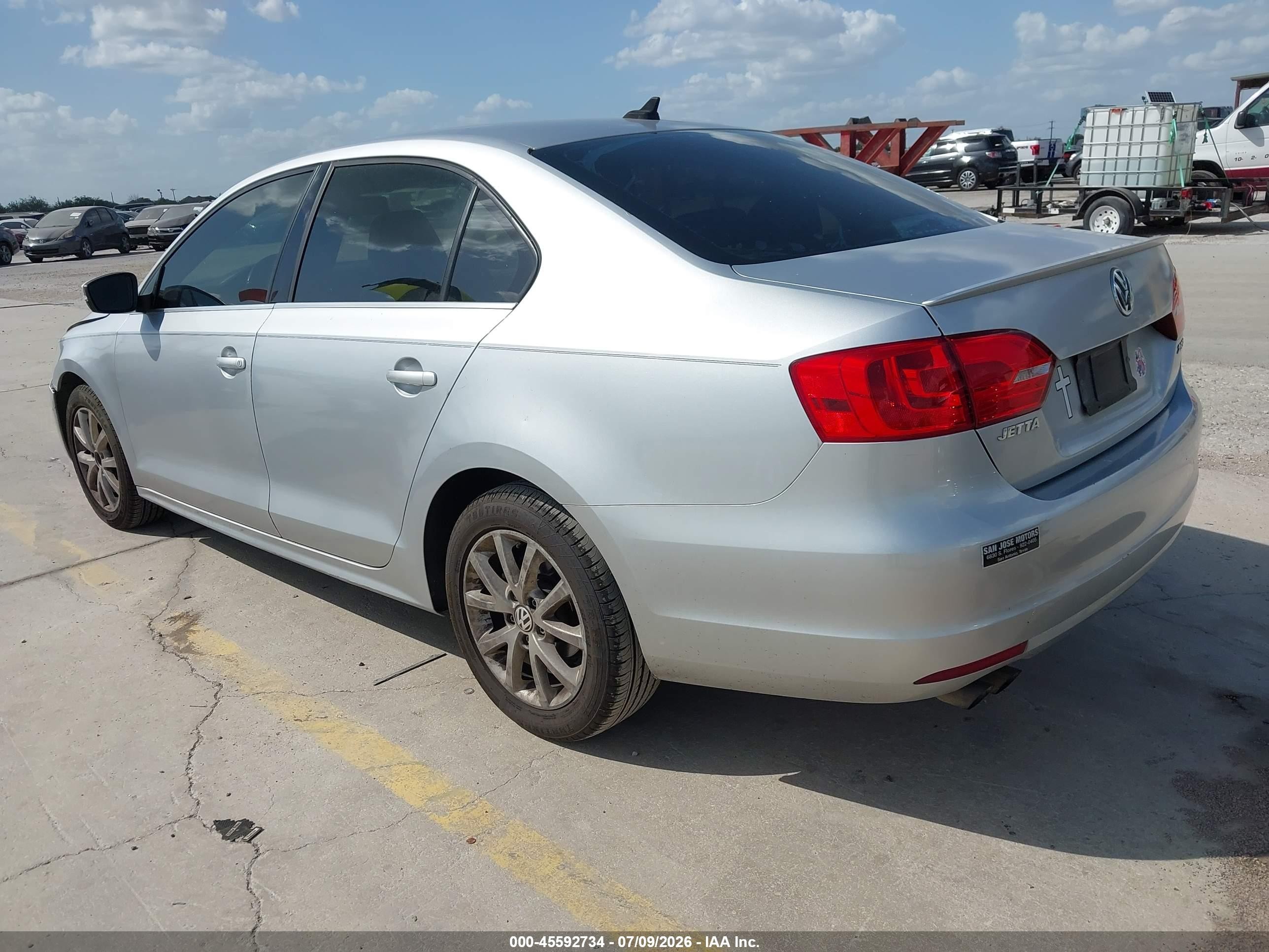 2013 Volkswagen Jetta 2.5l Se Silver vin: 3VWDX7AJ4DM352656