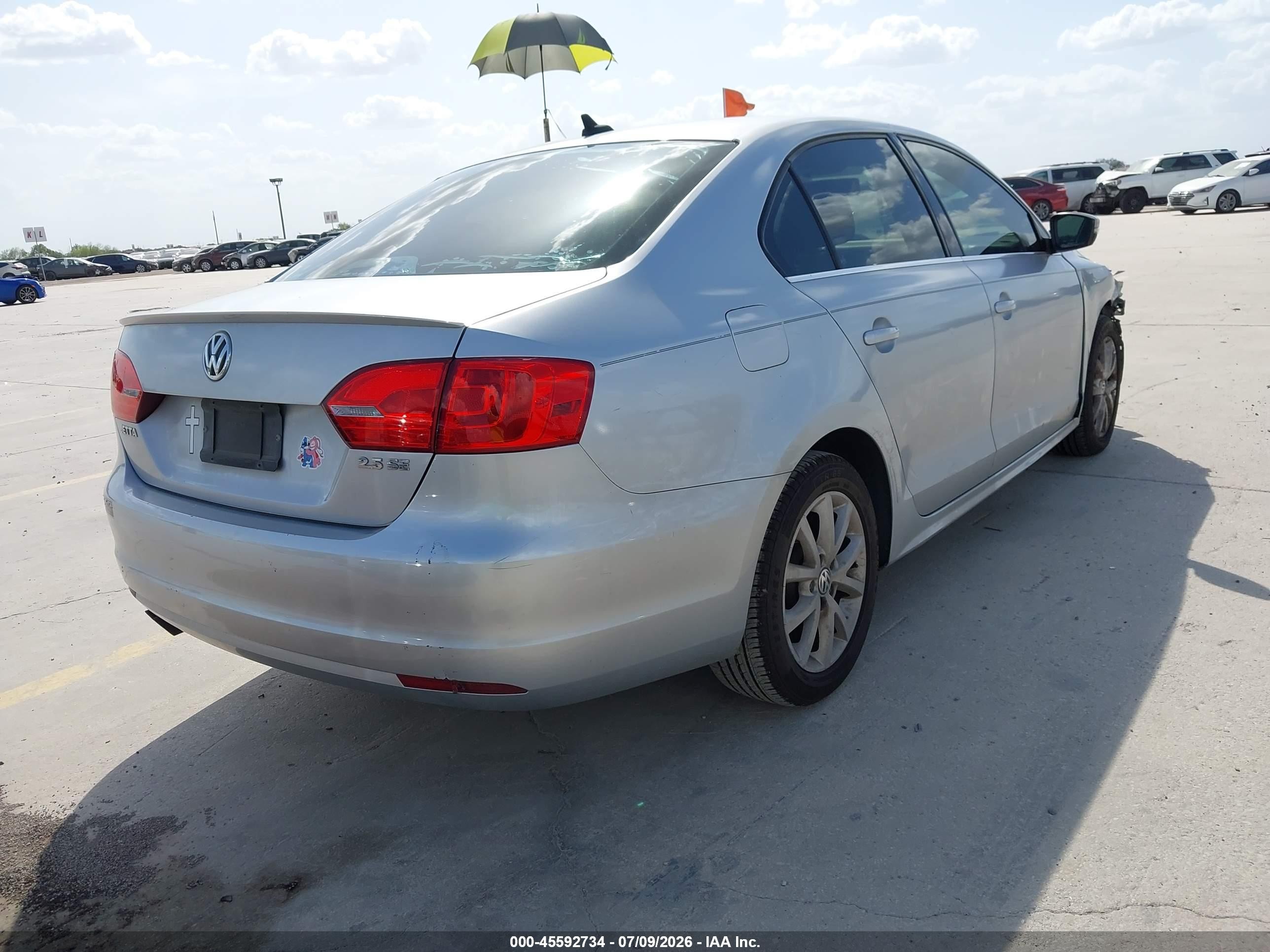 2013 Volkswagen Jetta 2.5l Se Silver vin: 3VWDX7AJ4DM352656