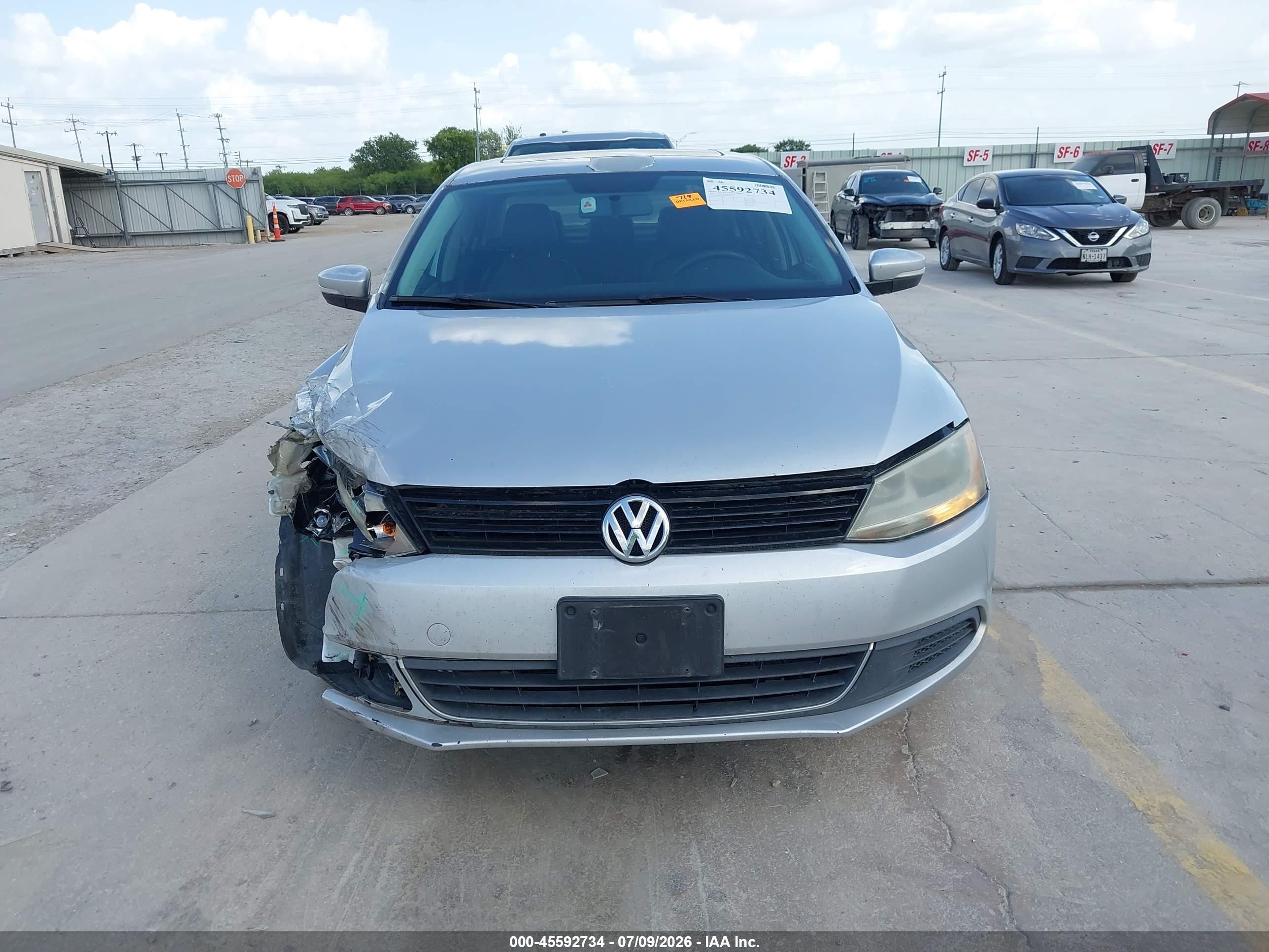2013 Volkswagen Jetta 2.5l Se Silver vin: 3VWDX7AJ4DM352656