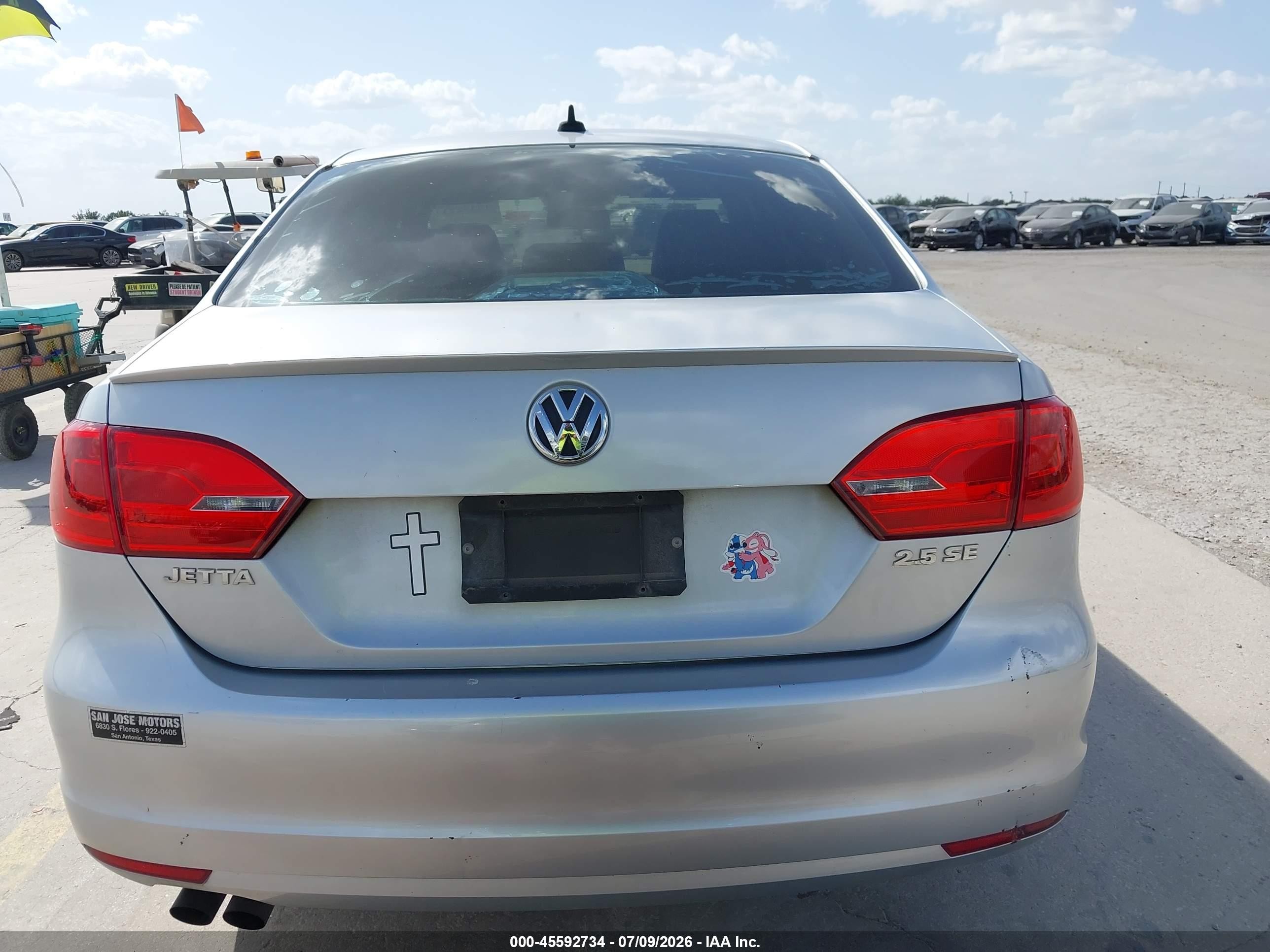 2013 Volkswagen Jetta 2.5l Se Silver vin: 3VWDX7AJ4DM352656