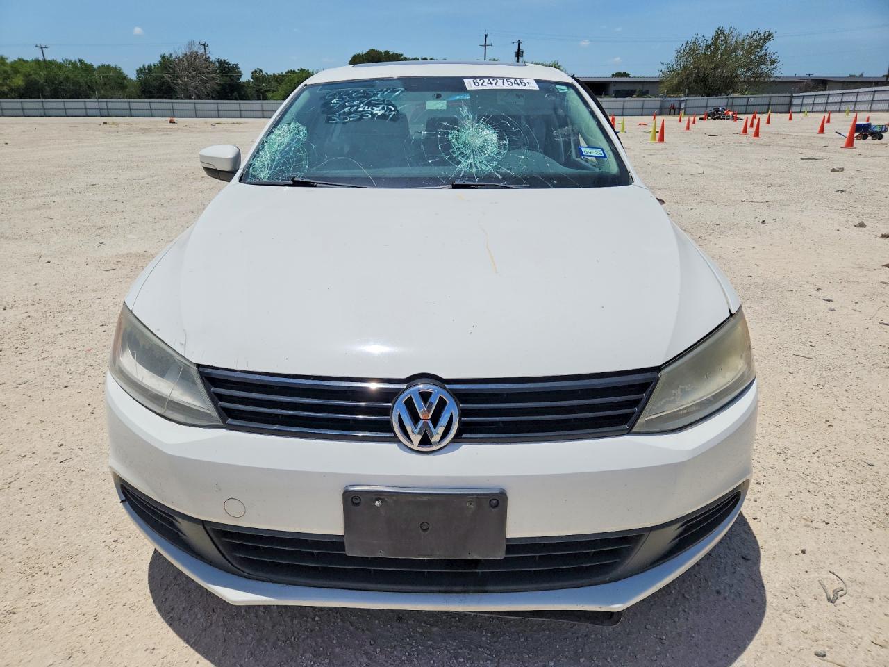 2011 Volkswagen Jetta Se Белый vin: 3VWDX7AJ5BM305374