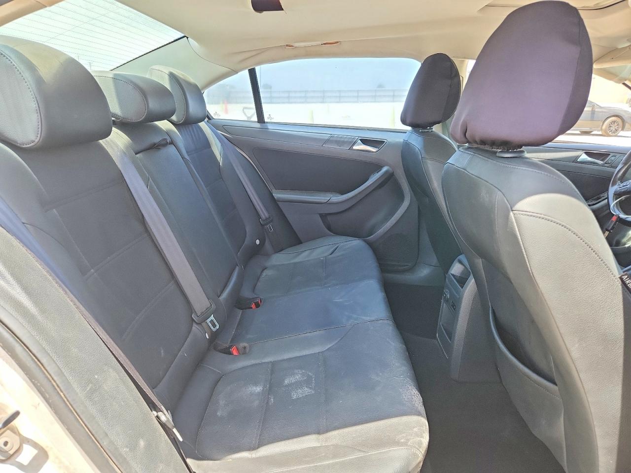 2011 Volkswagen Jetta Se Белый vin: 3VWDX7AJ5BM305374