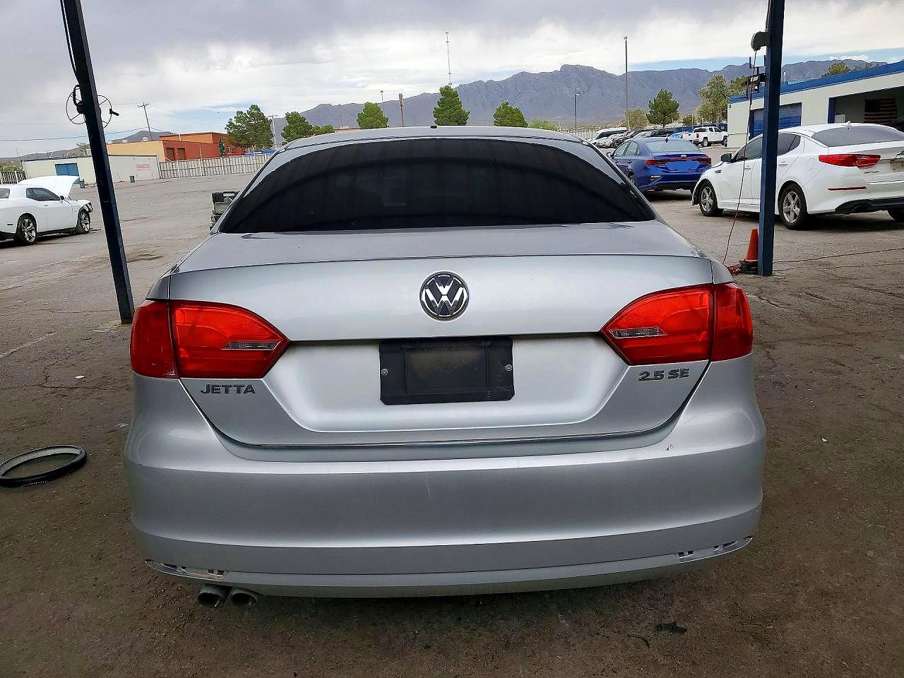 2011 Volkswagen Jetta Se Серебряный vin: 3VWDX7AJ5BM368913